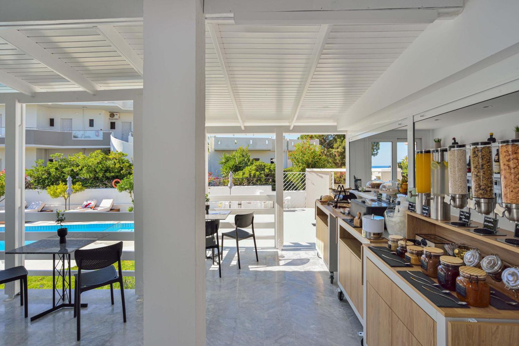 Eloque Simple Living Space * Kato Daratso