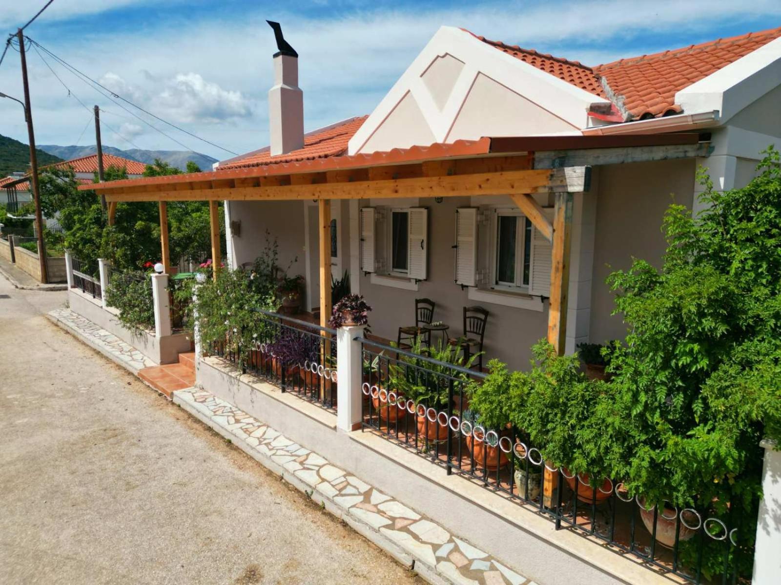 Kalliopi's * Karavomylos