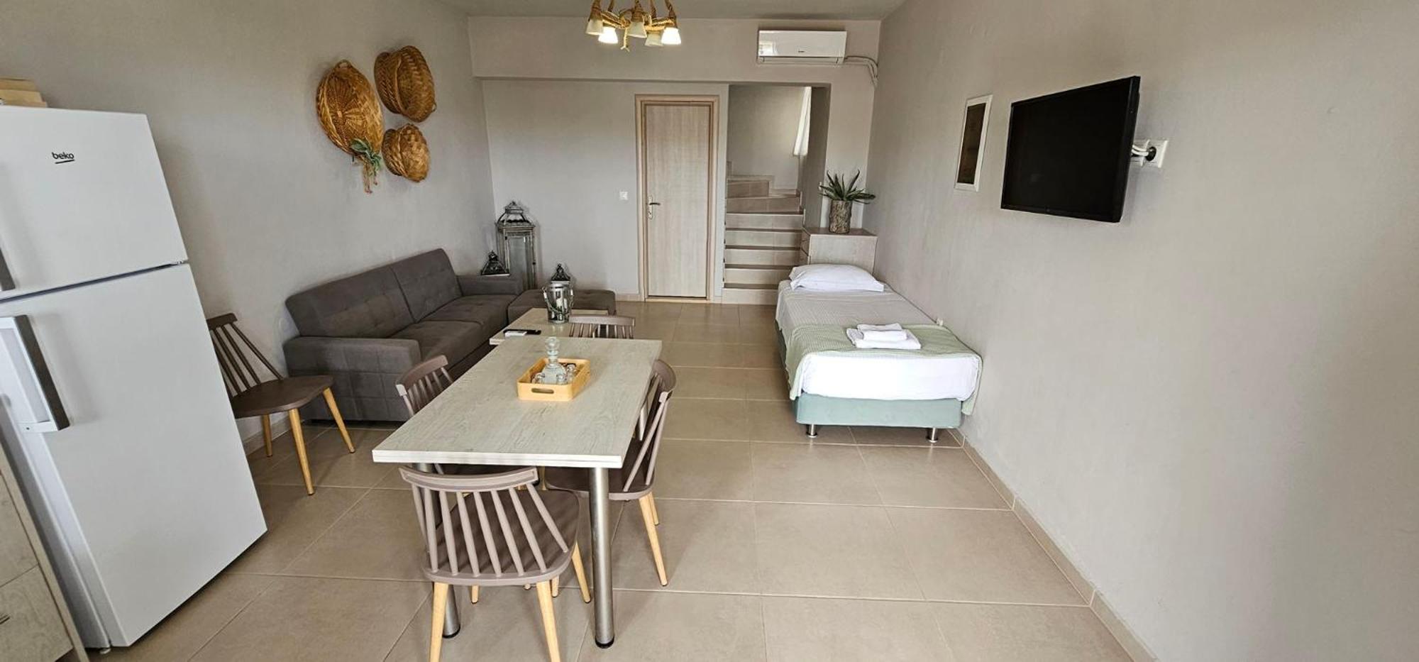 Asterisuites Aparthotel 4*