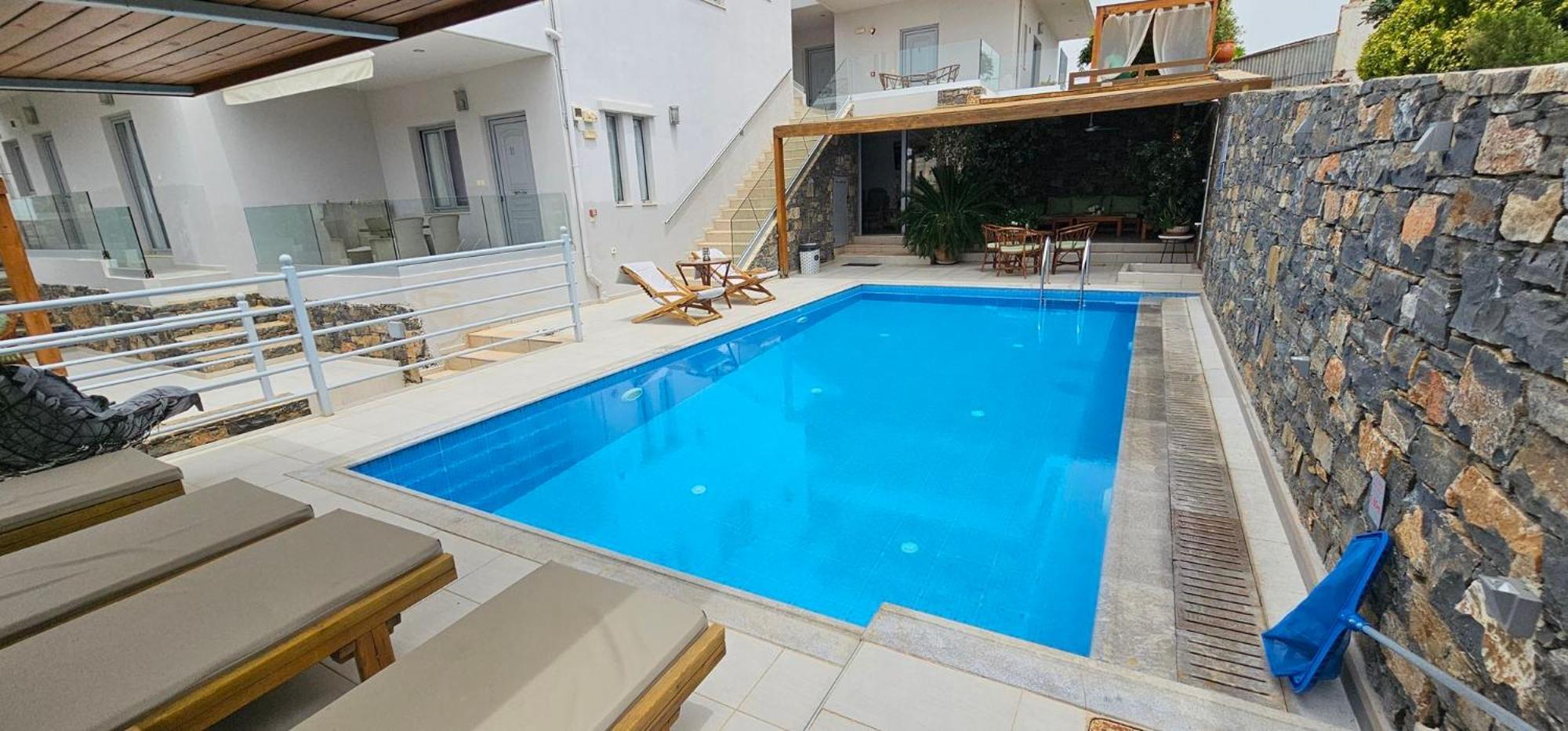 Asterisuites Aparthotel 4*