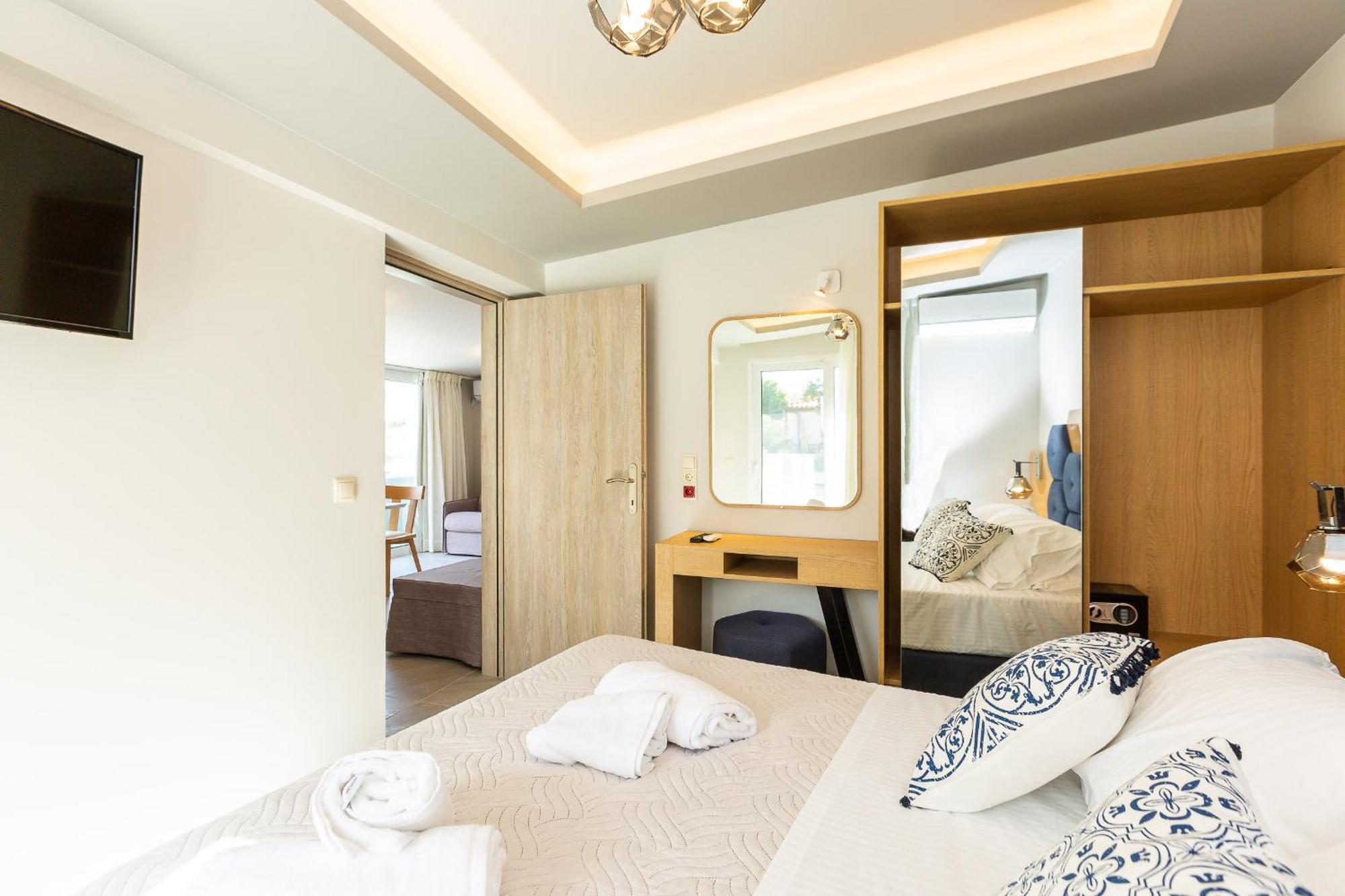 Aparthotel Akrogiali 