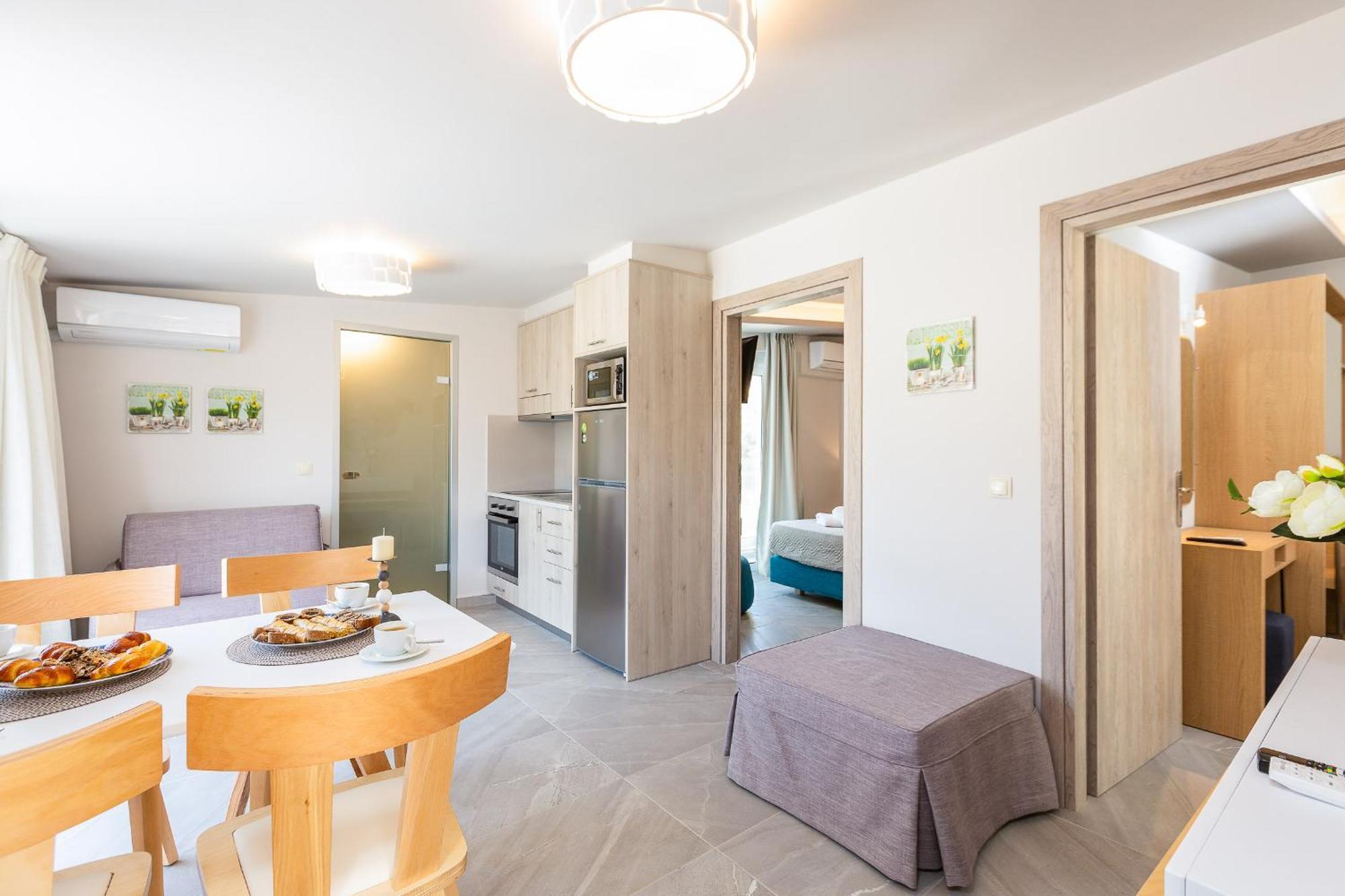 Aparthotel Akrogiali 