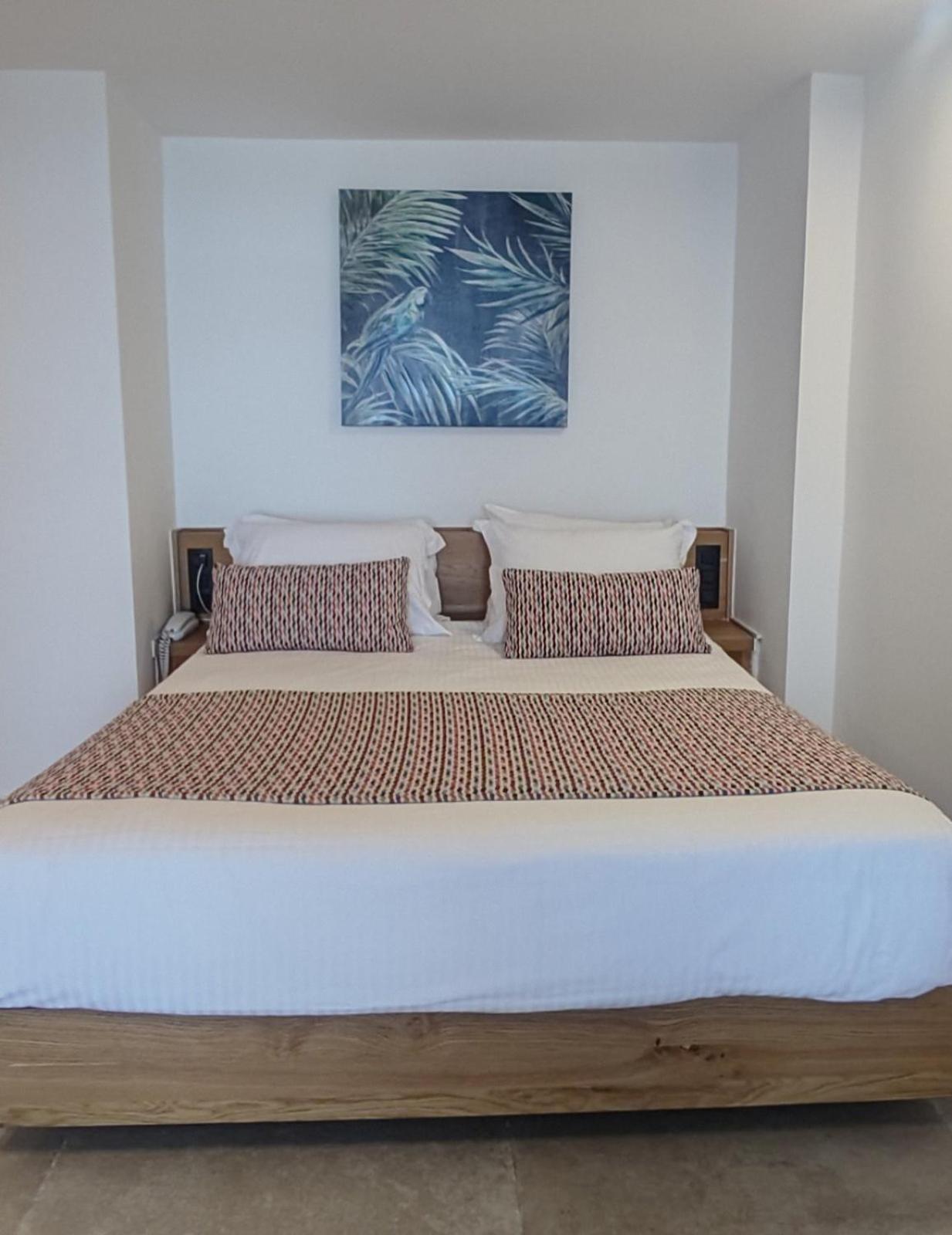 Ammos Suites Hotel 4*
