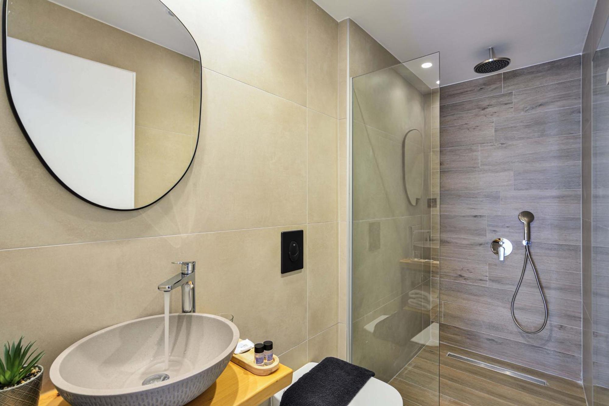 Aparthotel Eloque Simple Living Space *