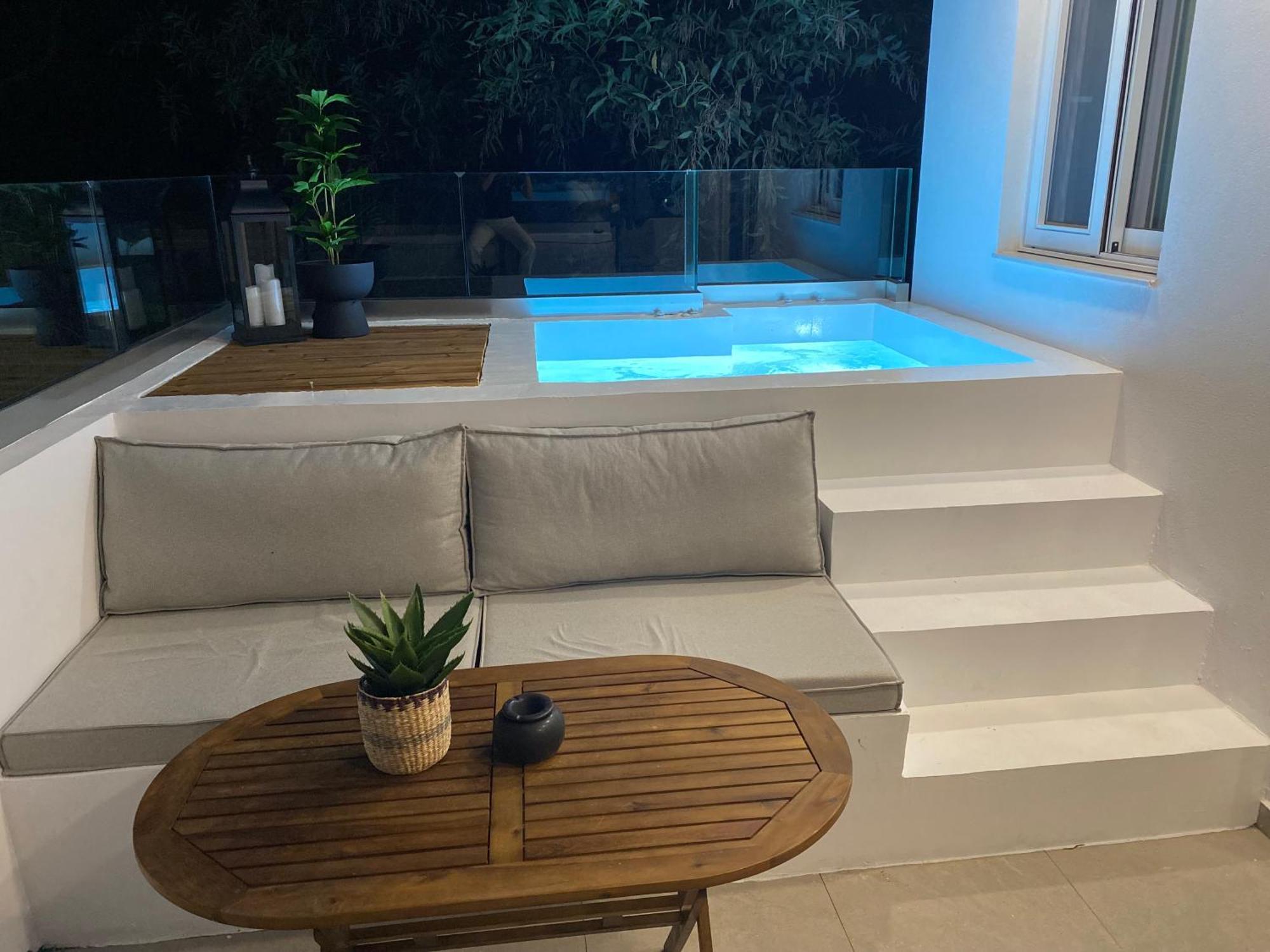 Holiday home Theros Luxury *