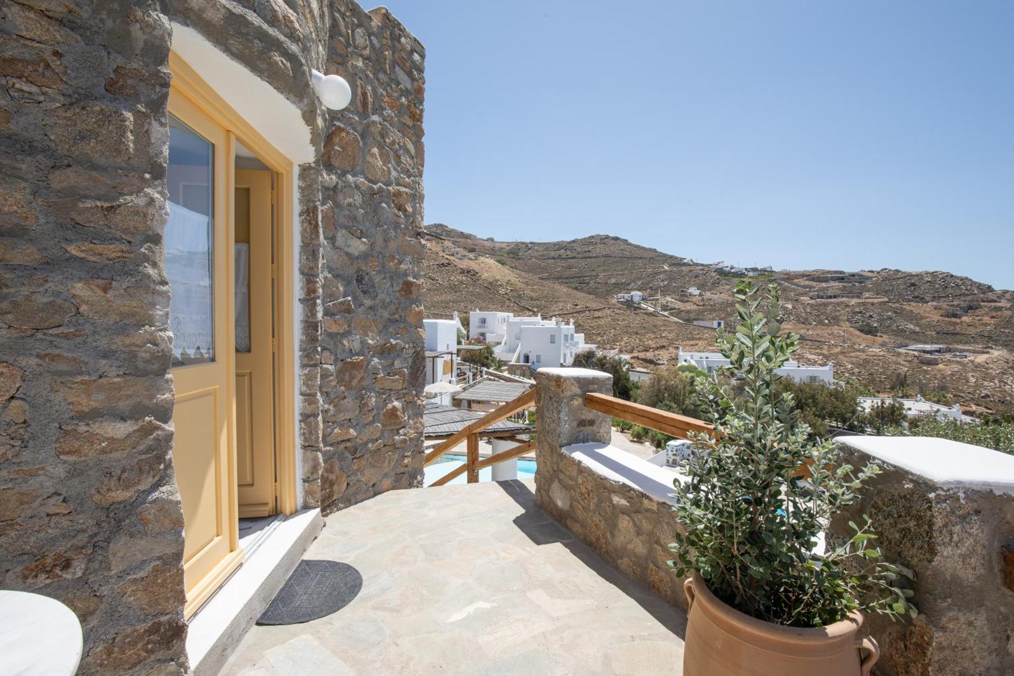 Anerousses Mykonian Traditional * Houlakia (Mykonos)