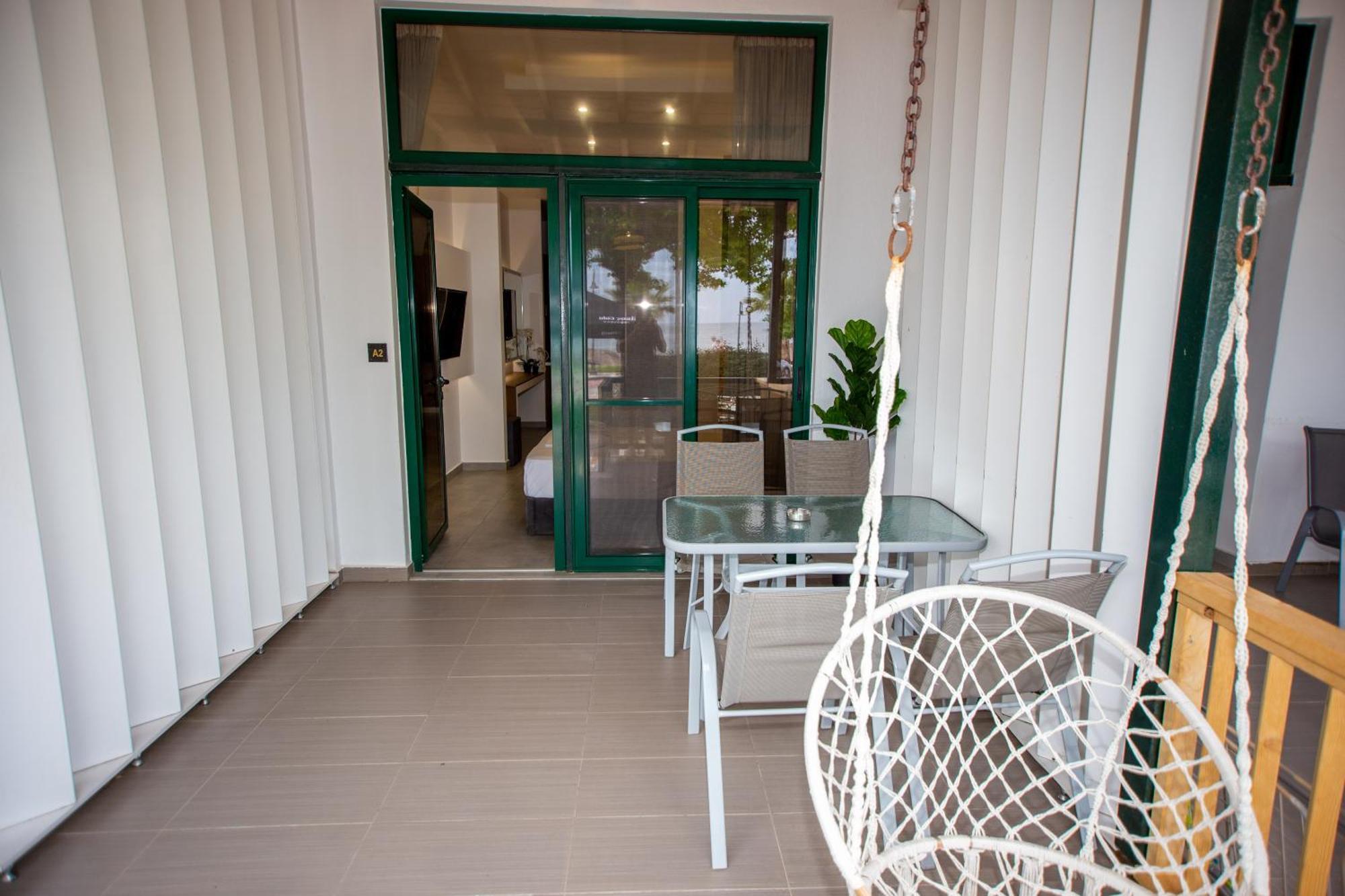 Sophia Seaview & Restaurant Apartment Nea Vrasna