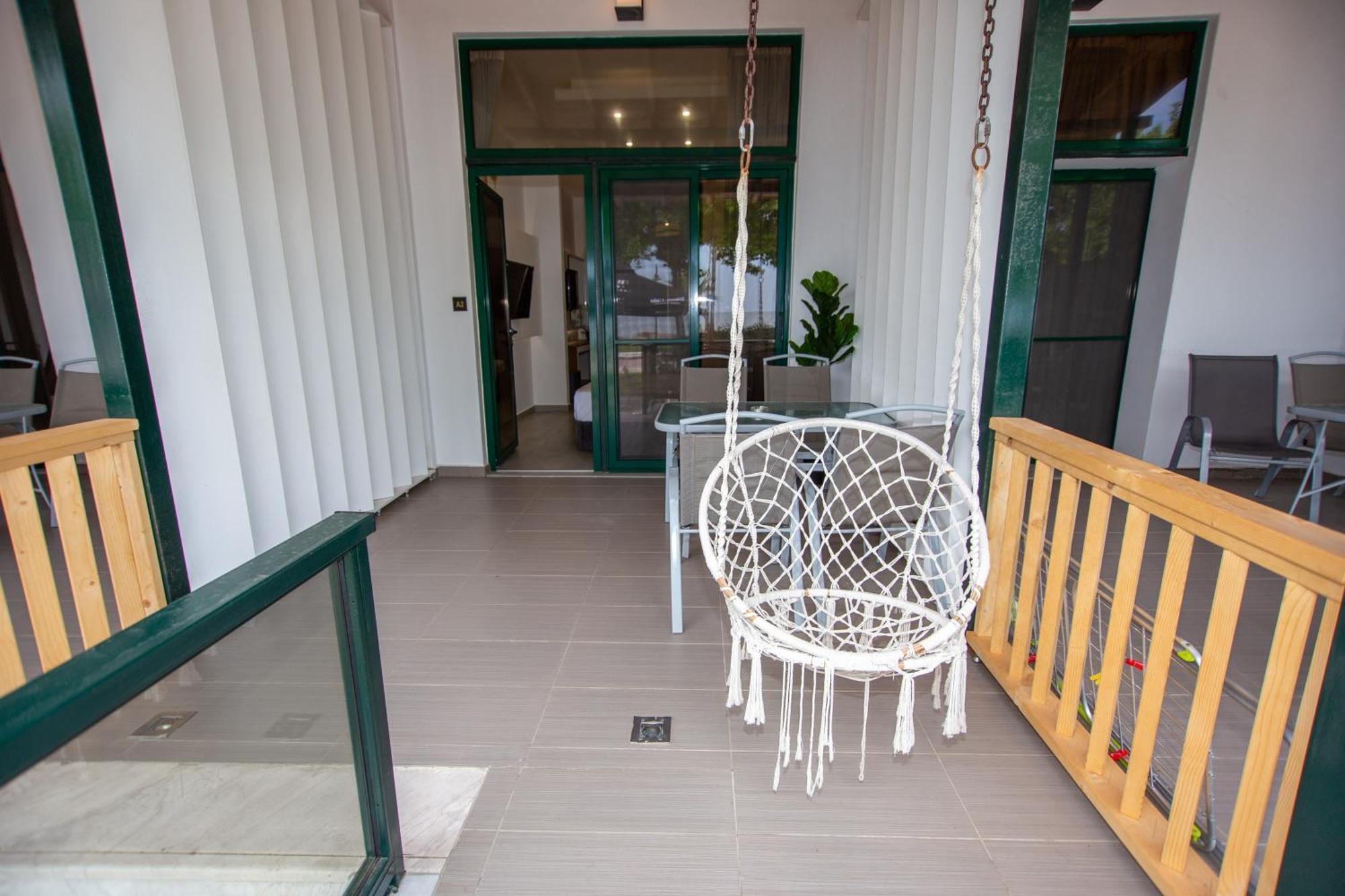 Sophia Seaview & Restaurant Apartment Nea Vrasna