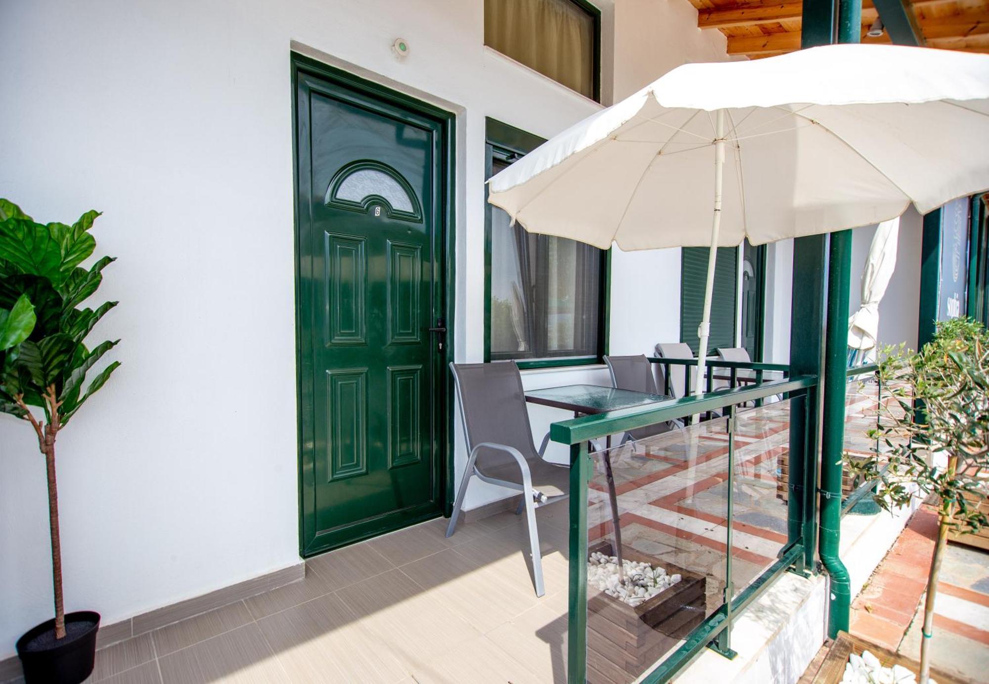 Apartment Sophia Seaview & Restaurant Nea Vrasna
