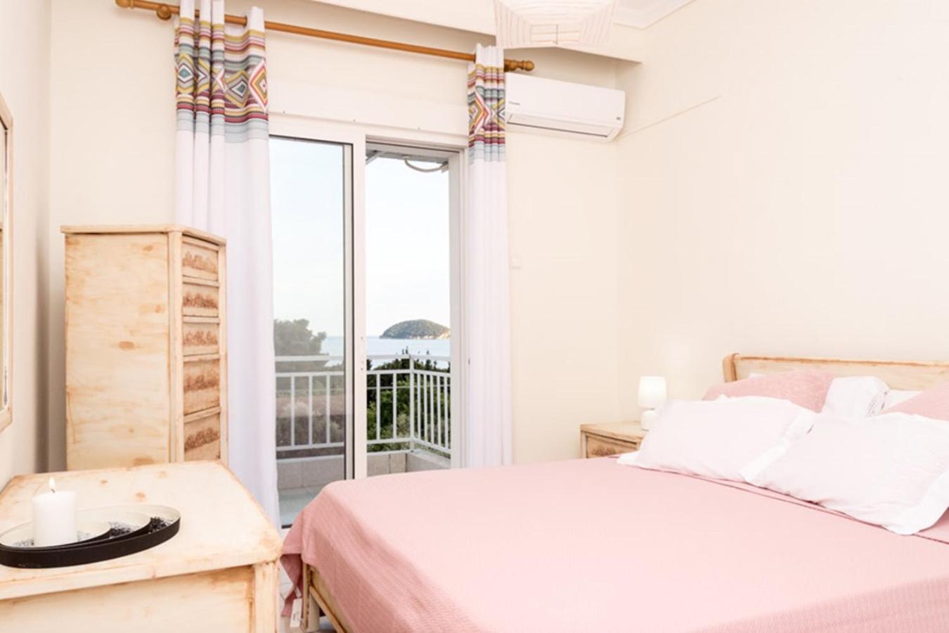 Opalio Seaview Apartment Palaiontsiflikion