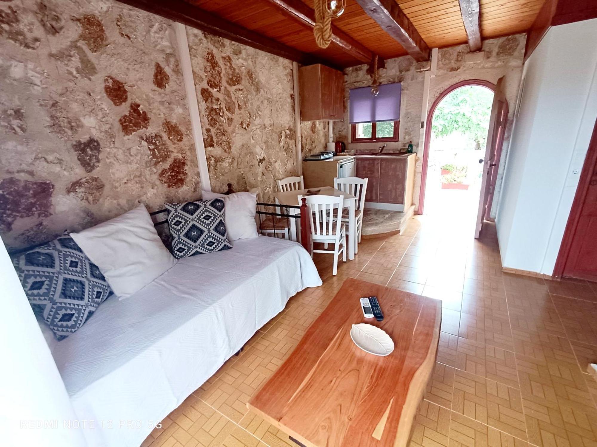 Spasmata Village Stone Maisonette *