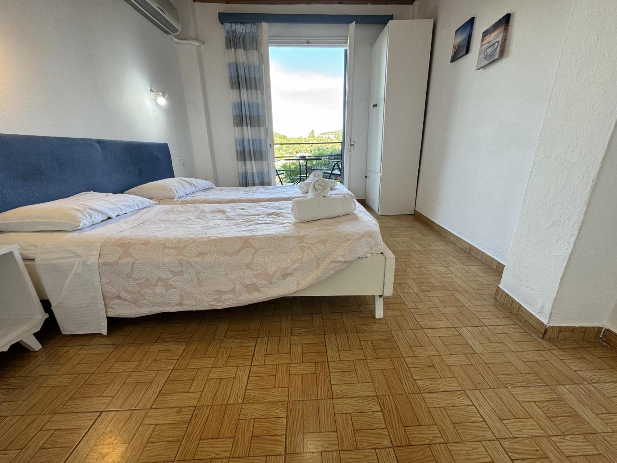 Sea Breeze Apartment *