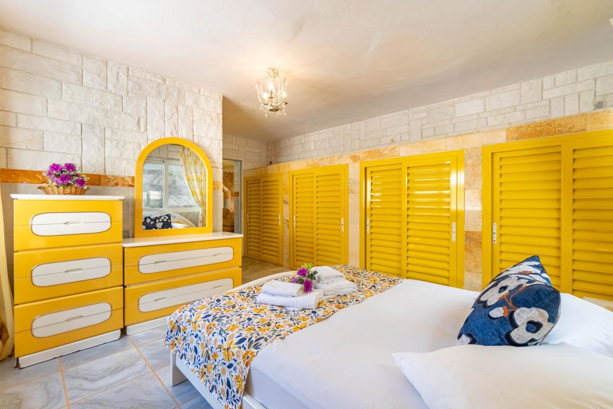 Villa Paco's Luxury 32 *