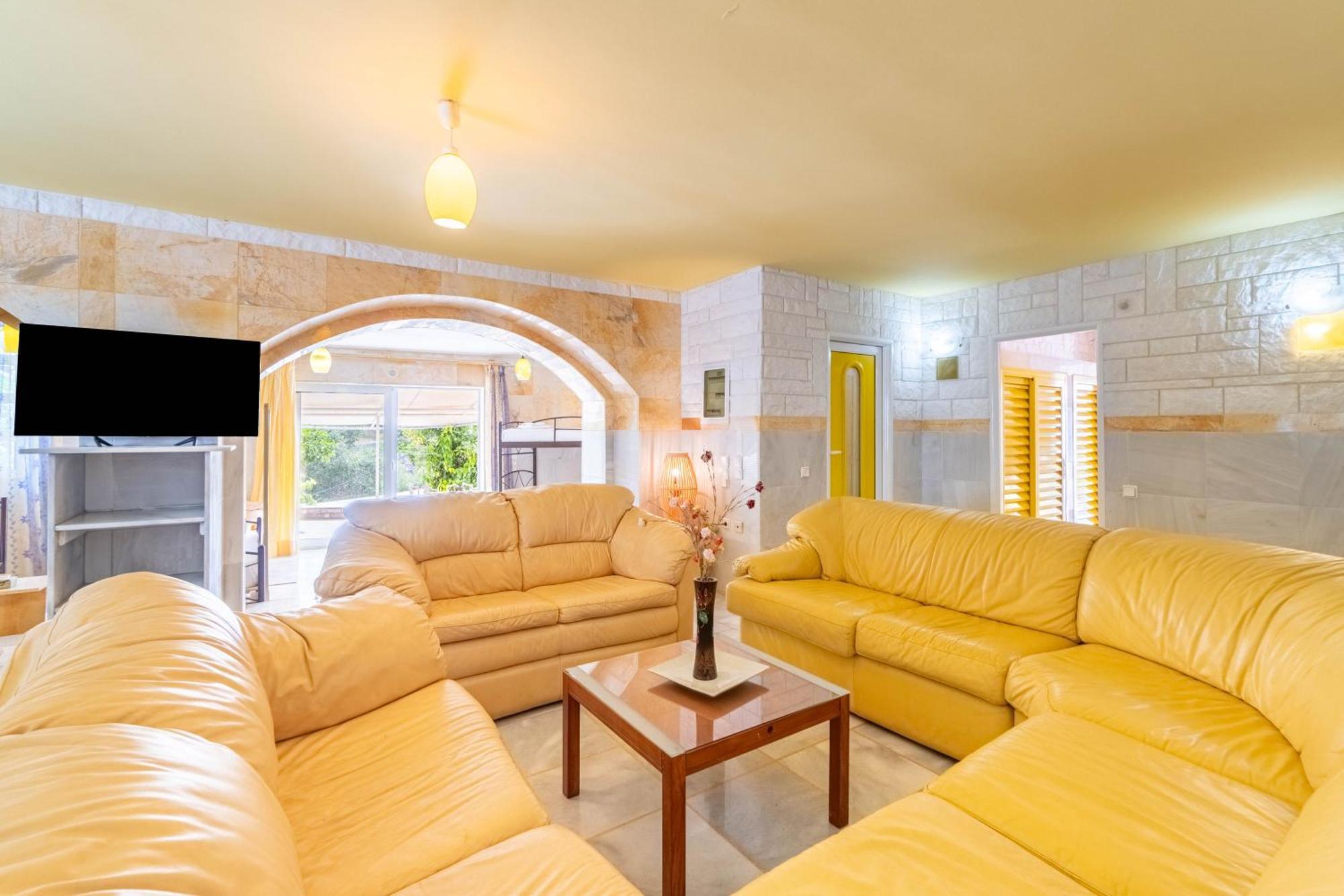 Paco's Luxury 32 * Ozias