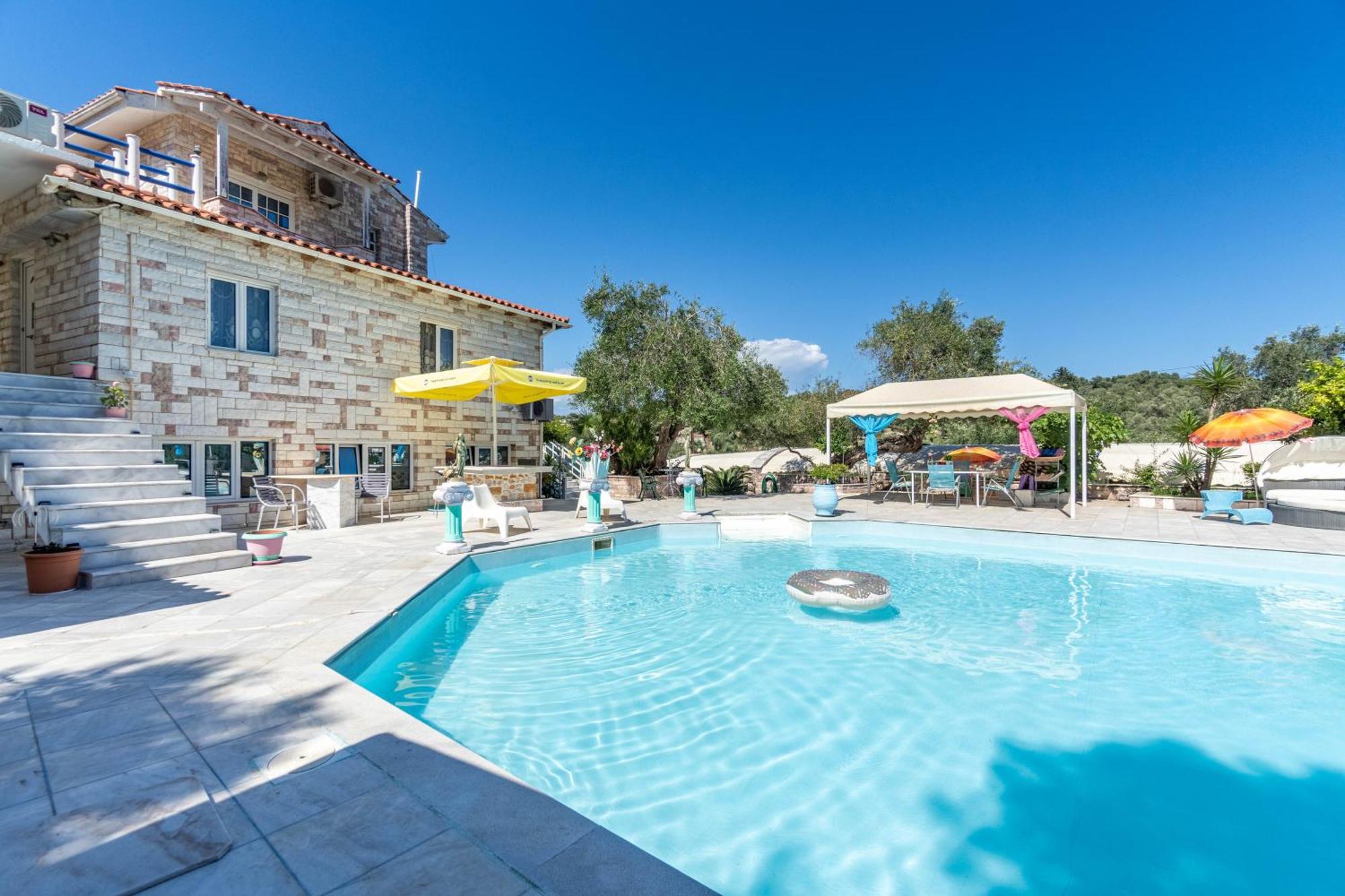 Villa Paco's Luxury 32 *