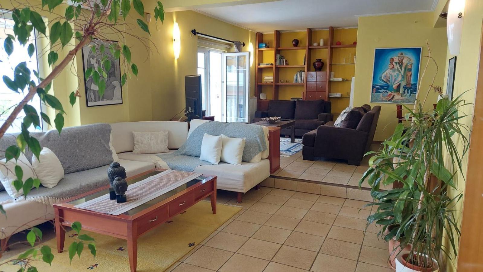 Catherine's Beachfront Apartment