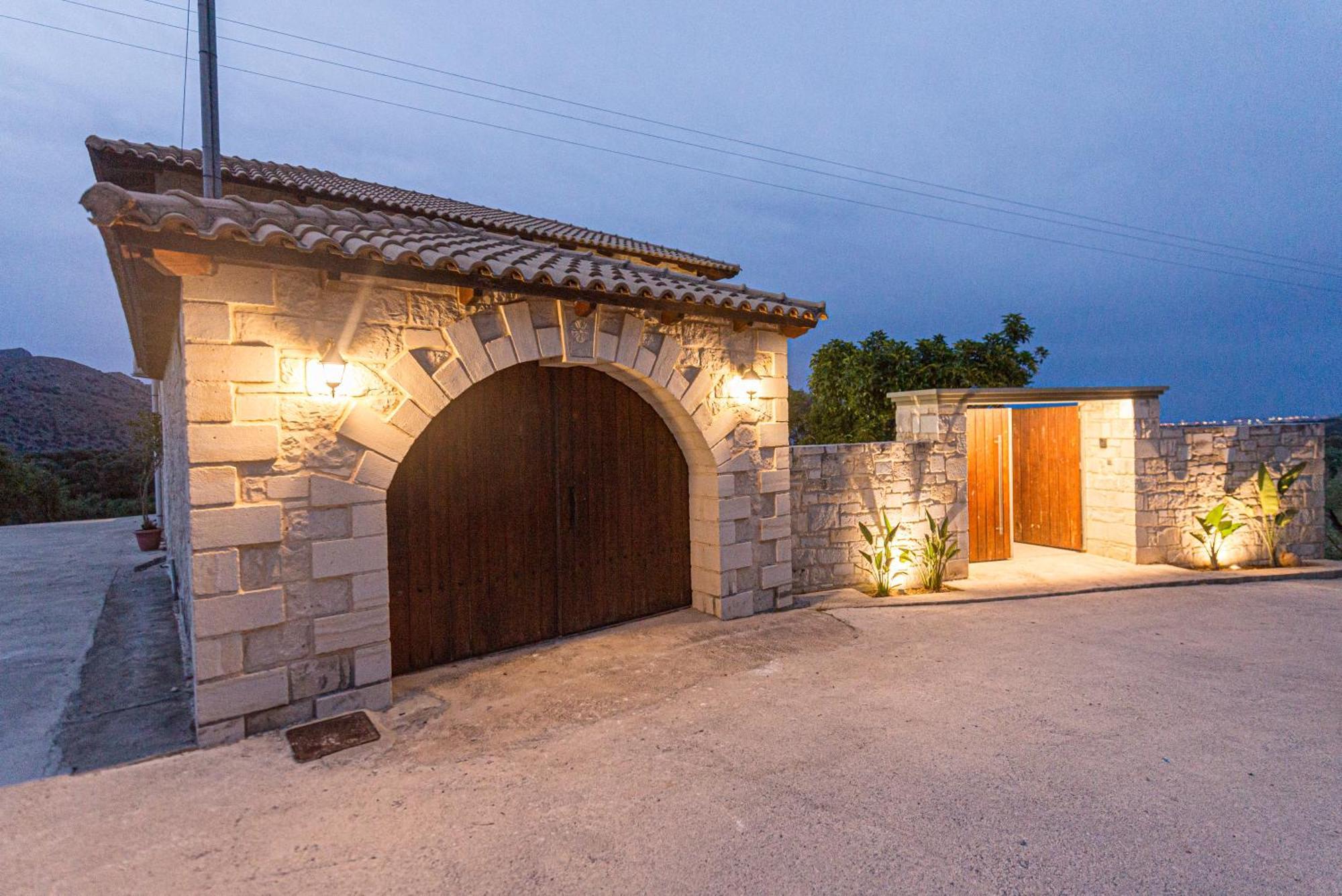 Villa Petra Luxury *
