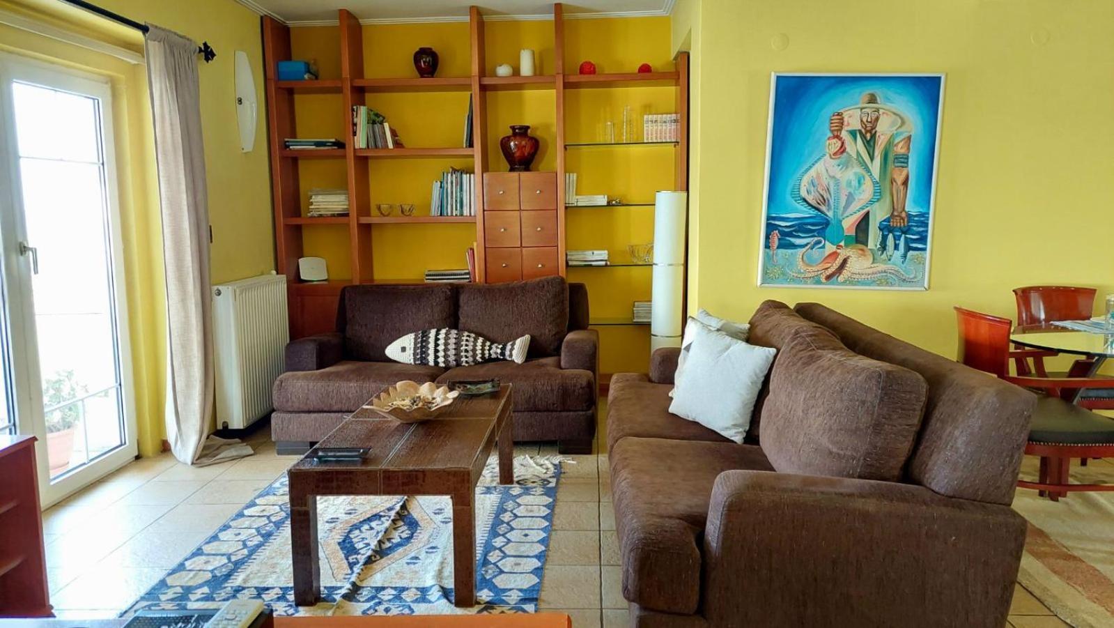Catherine's Beachfront Apartment *