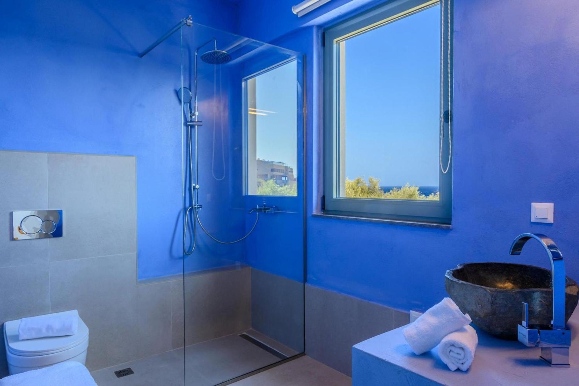 Apartment Roots In Crete