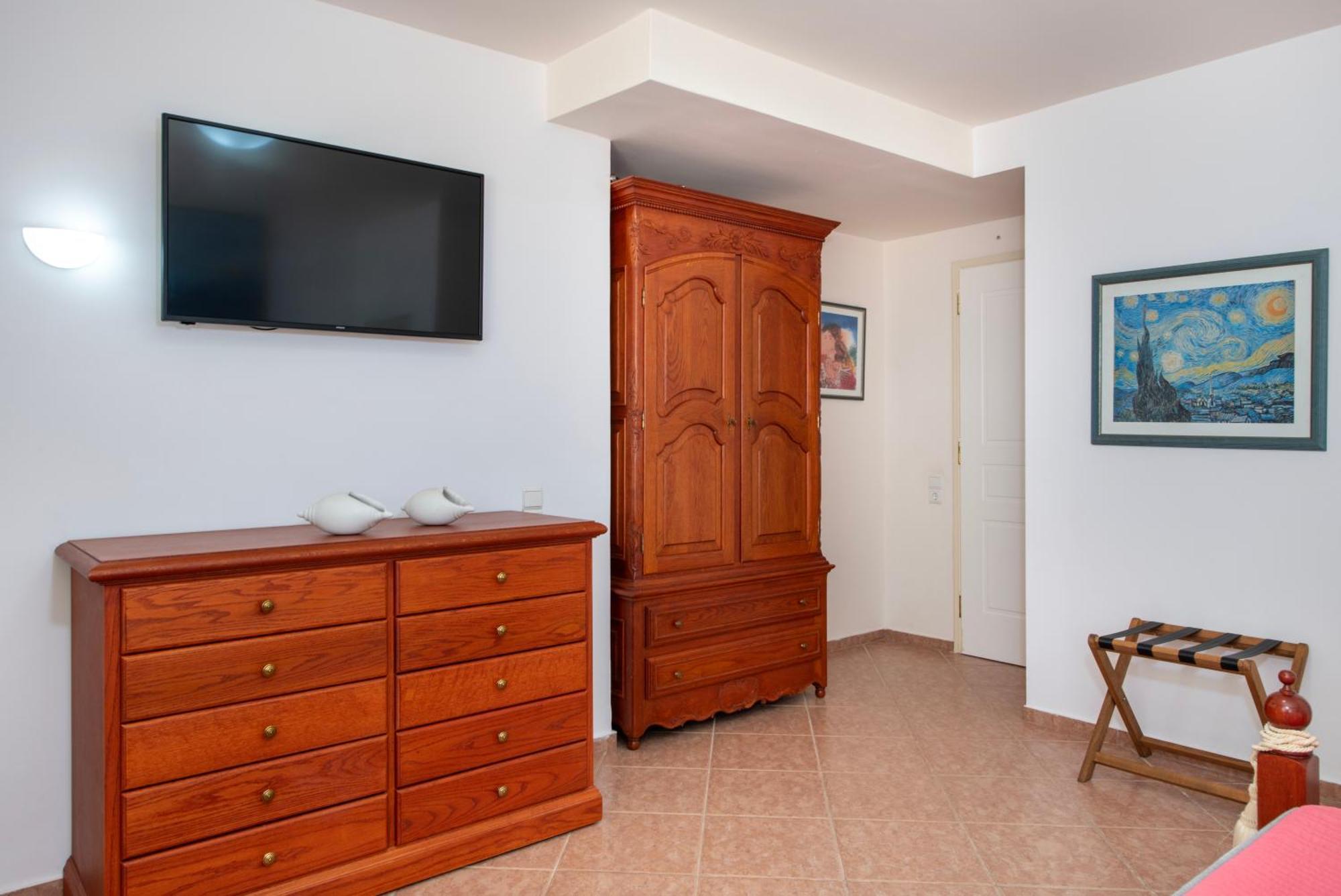 Villa Plumeria Flower Livadi (Crete)