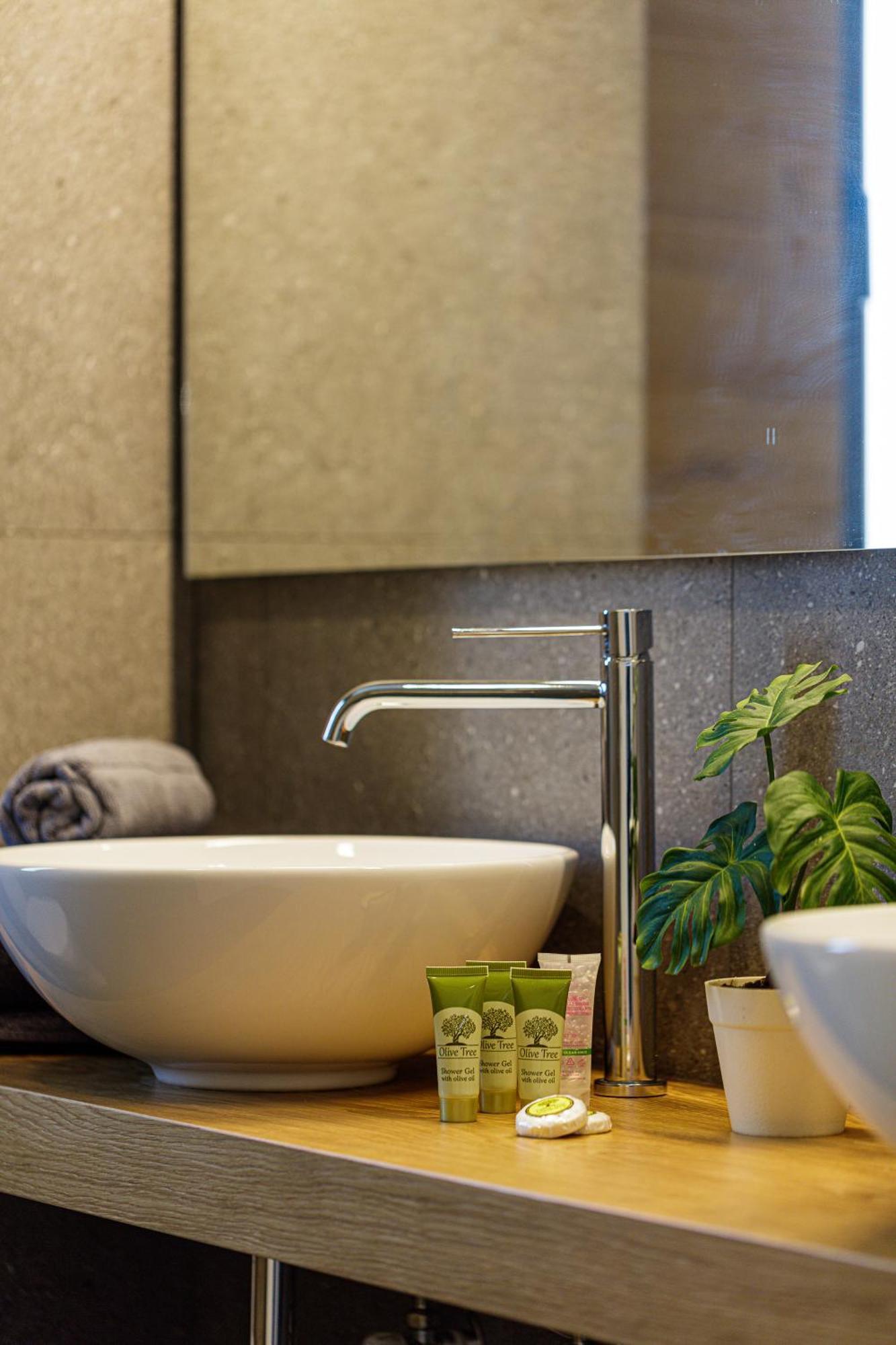 Eleven Boutique 4* Stavromenos