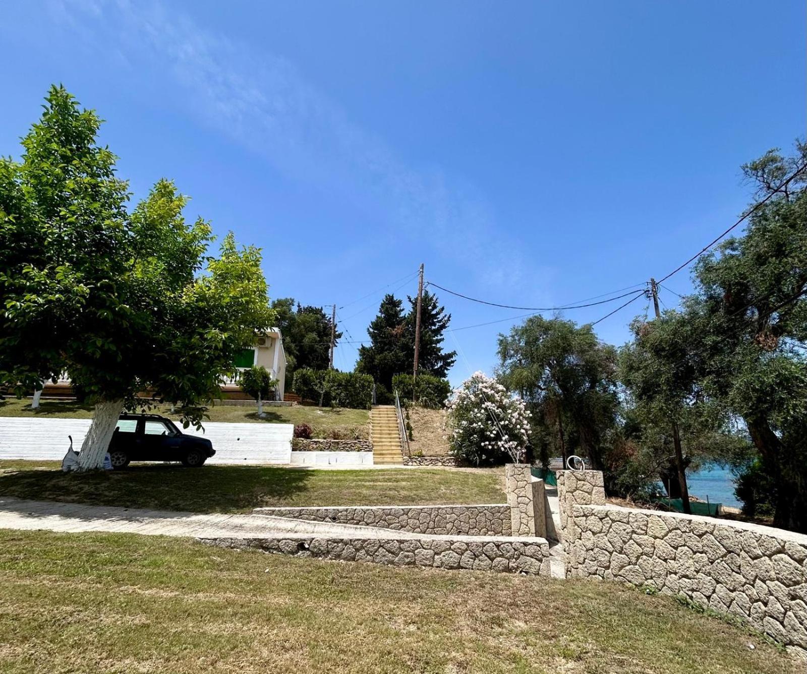Viktor's House By The Sea Holiday home Mpoukaris