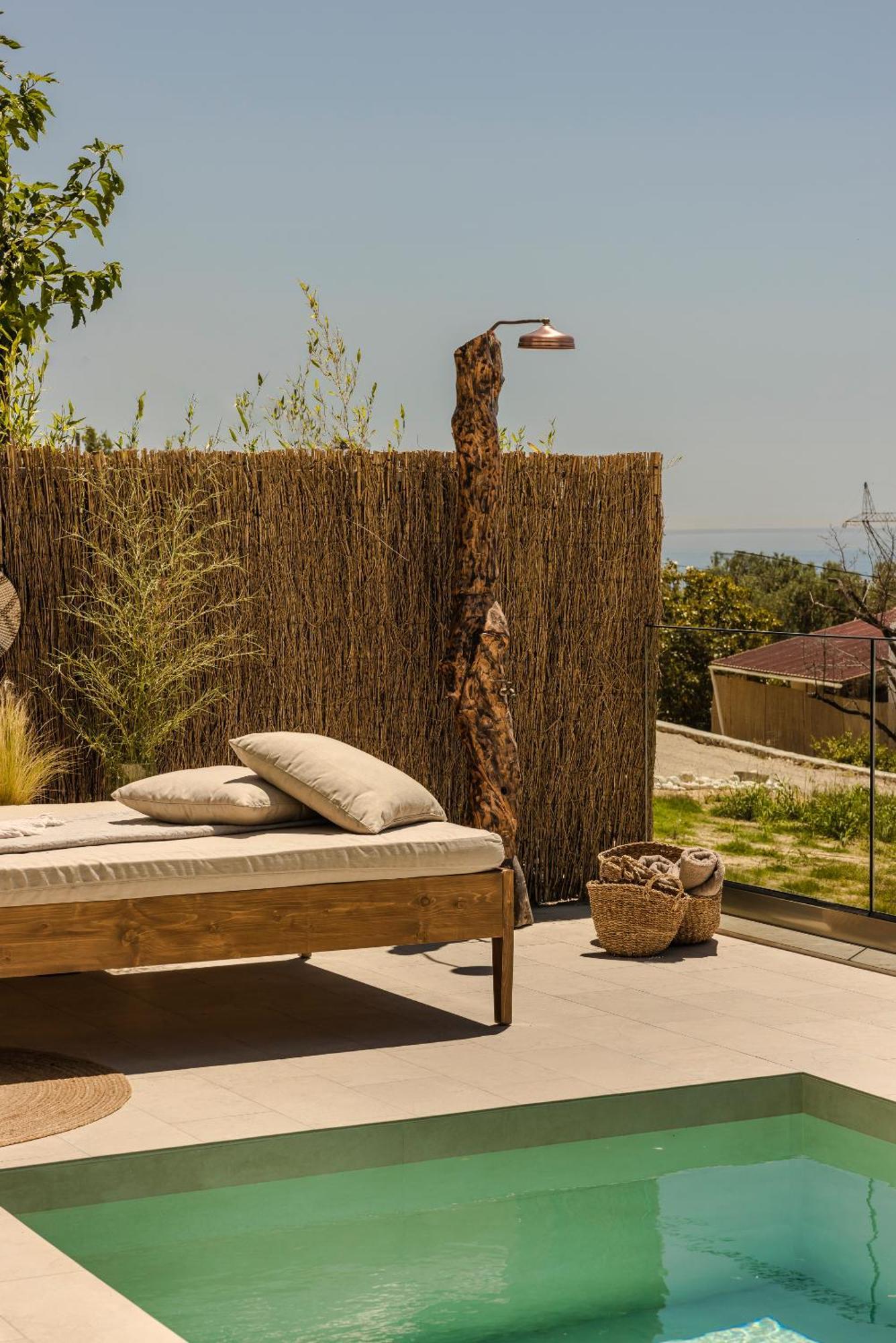 Holiday home Hilaritas Premium Seafront Stay - April & May Limited Spring Offer! Ratzaklion