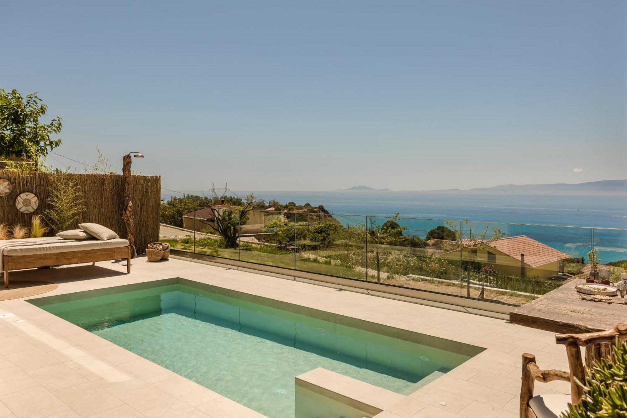 Hilaritas Premium Seafront Stay - April & May Limited Spring Offer! Holiday home Ratzaklion