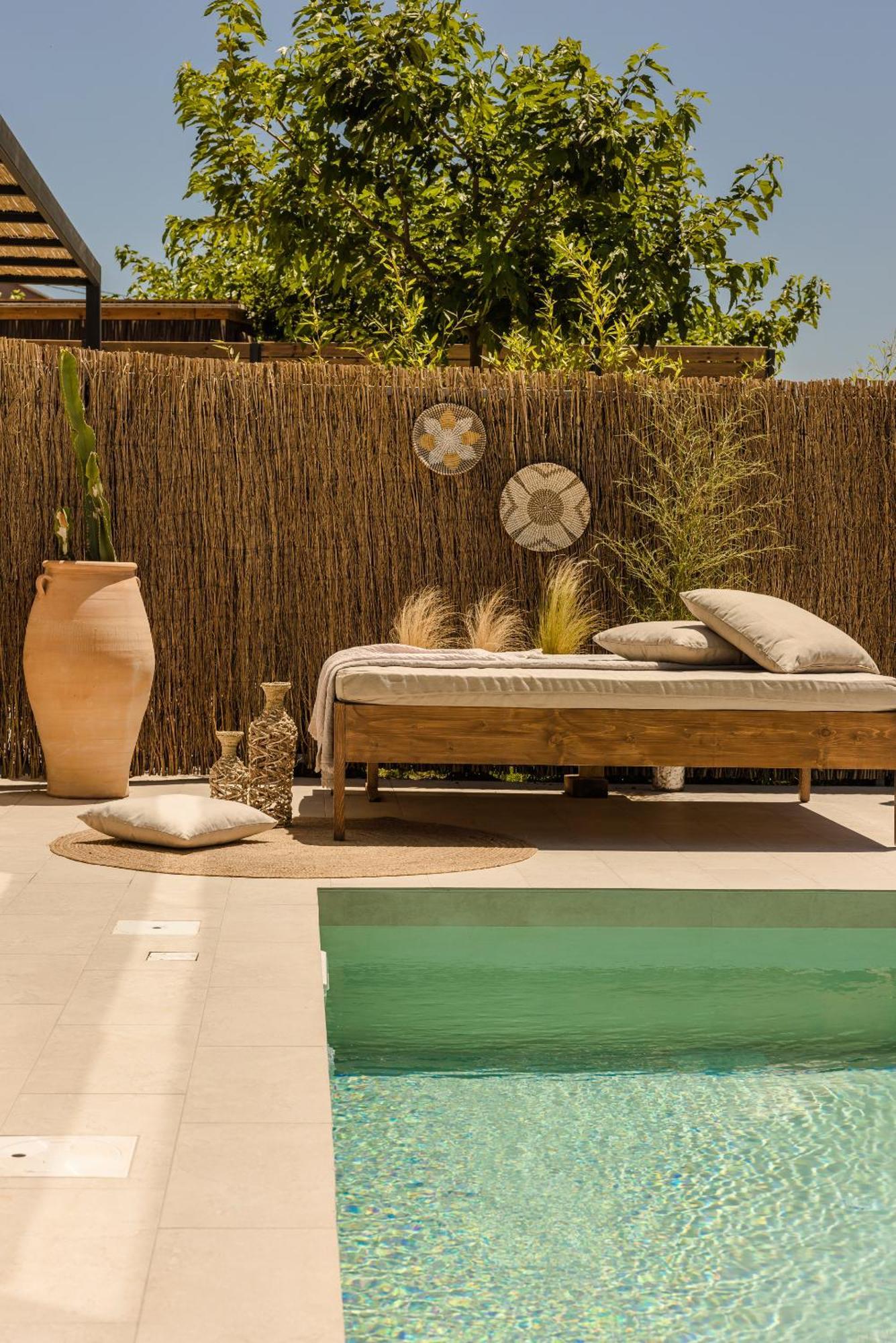 Hilaritas Premium Seafront Stay - April & May Limited Spring Offer!