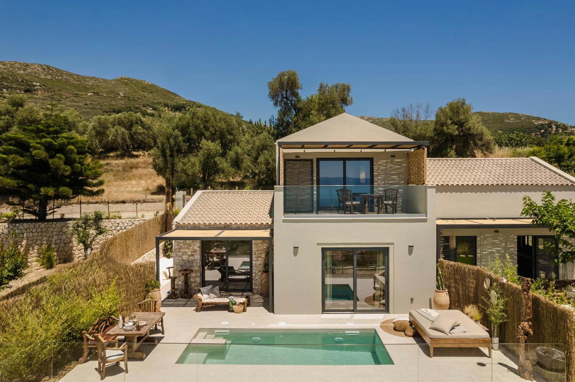 Hilaritas Premium Seafront Stay - April & May Limited Spring Offer! *