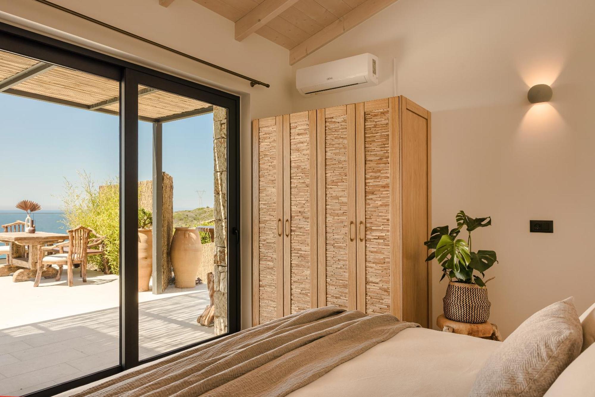 Hilaritas Premium Seafront Stay - April & May Limited Spring Offer!