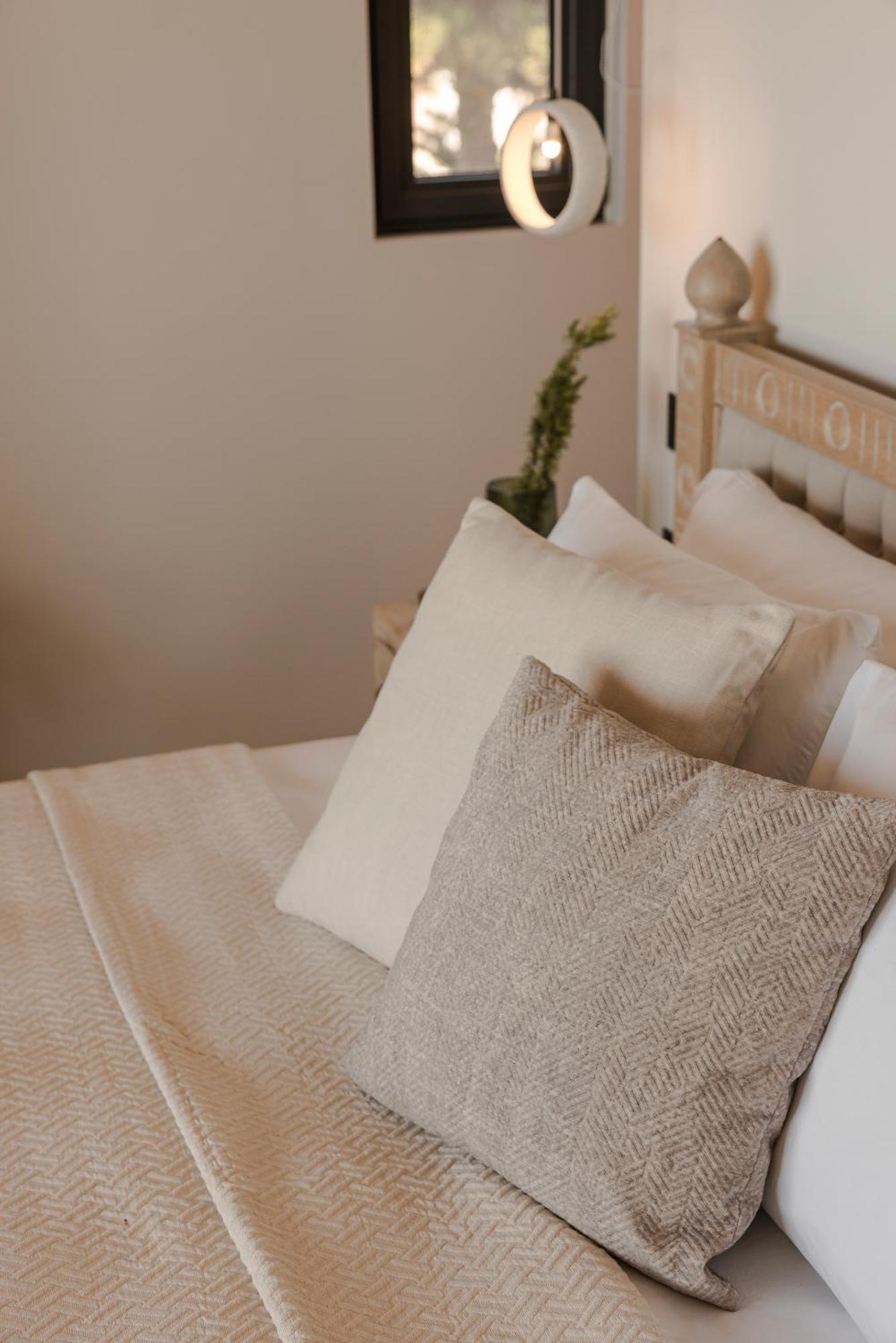 Hilaritas Premium Seafront Stay - April & May Limited Spring Offer! Holiday home