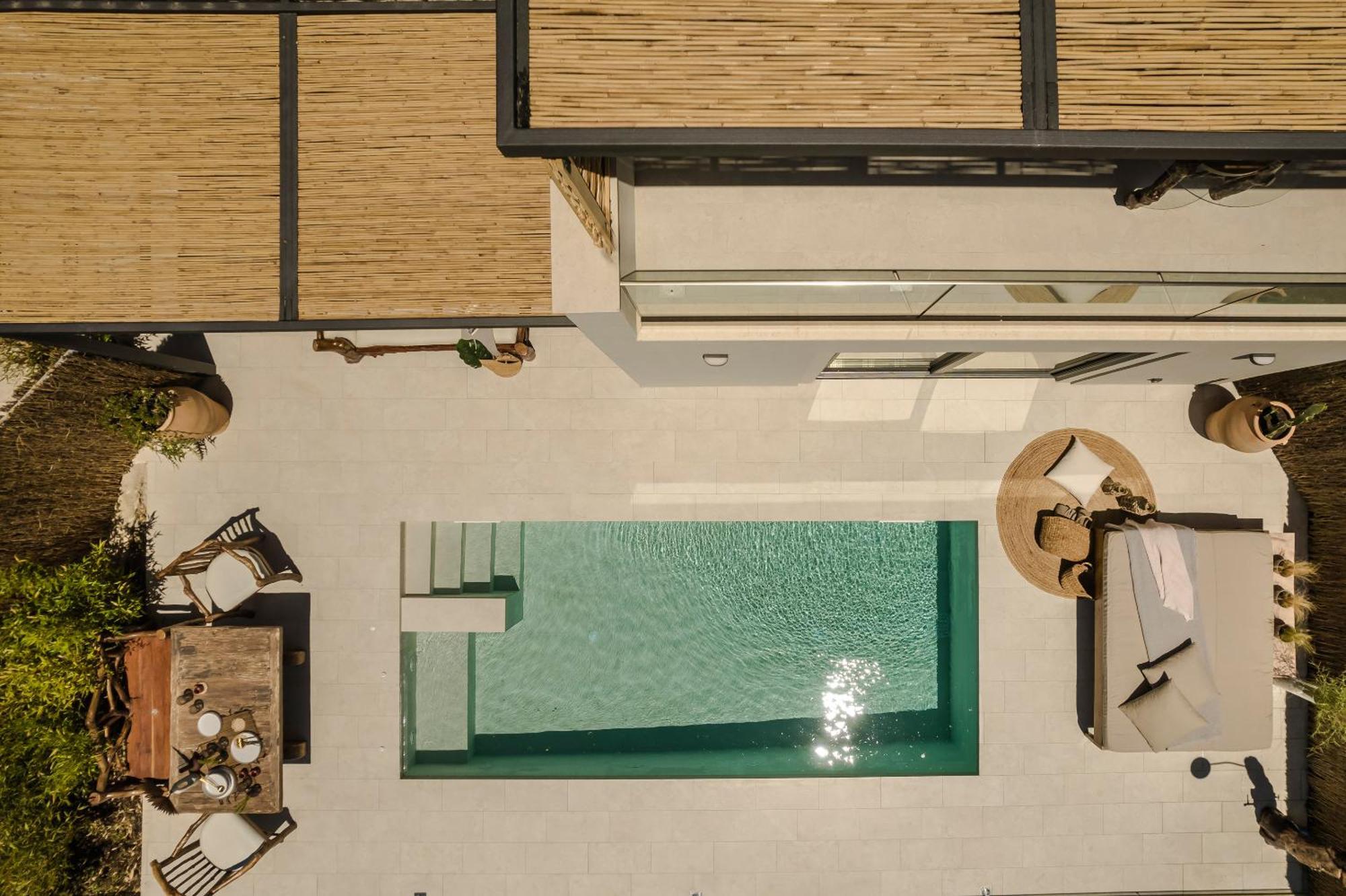Hilaritas Premium Seafront Stay - April & May Limited Spring Offer!