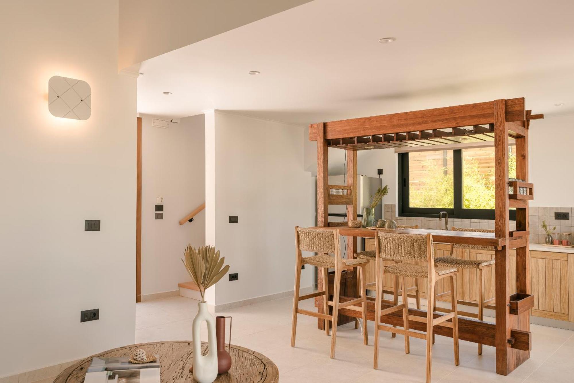 Holiday home Hilaritas Premium Seafront Stay - April & May Limited Spring Offer! Ratzaklion