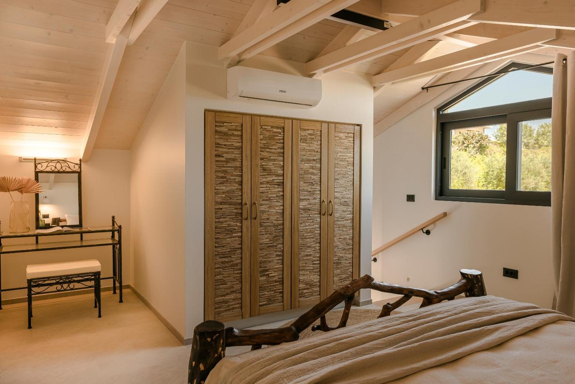 Hilaritas Premium Seafront Stay - April & May Limited Spring Offer! Holiday home