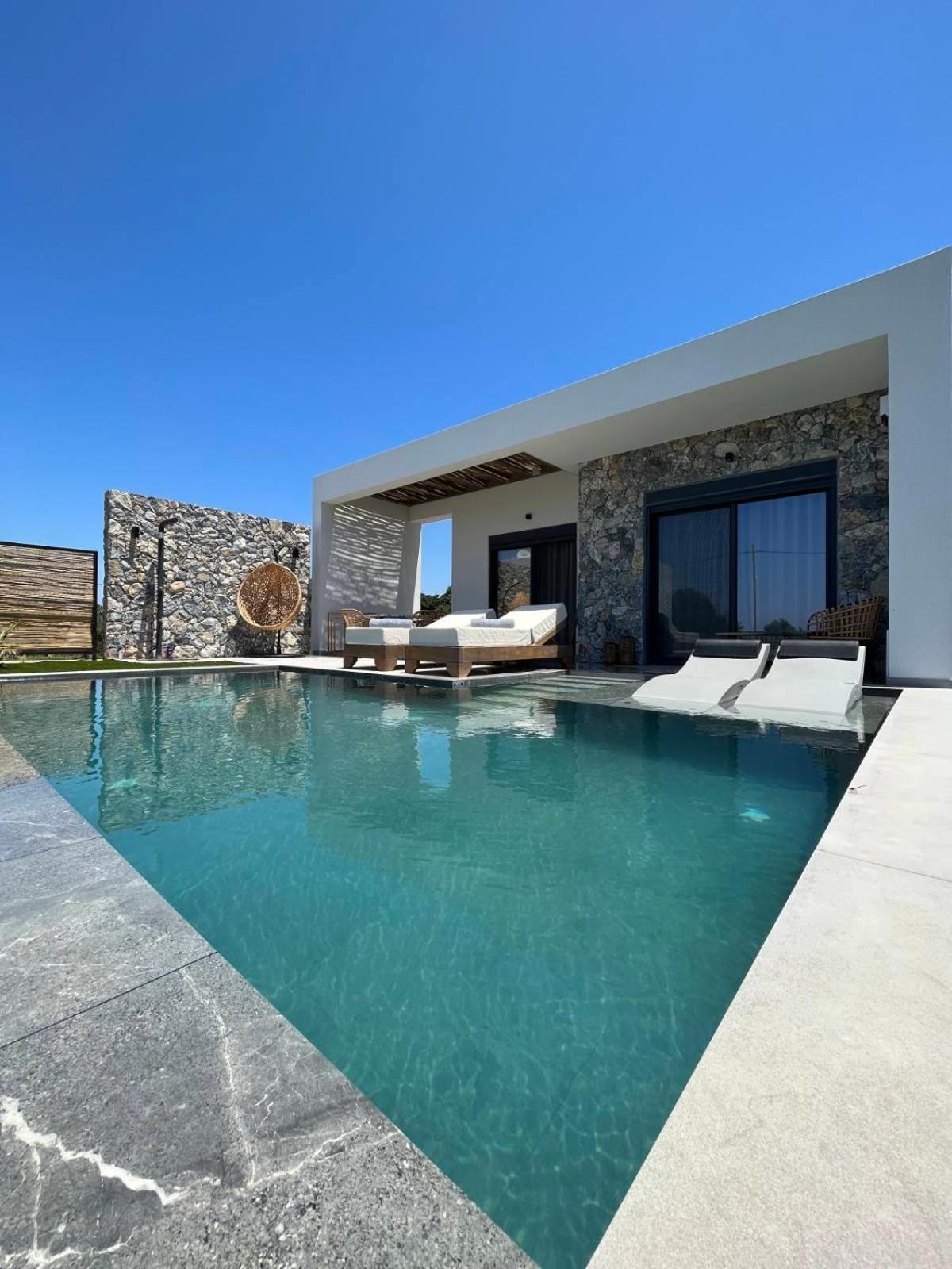 Aphrodite Luxury *