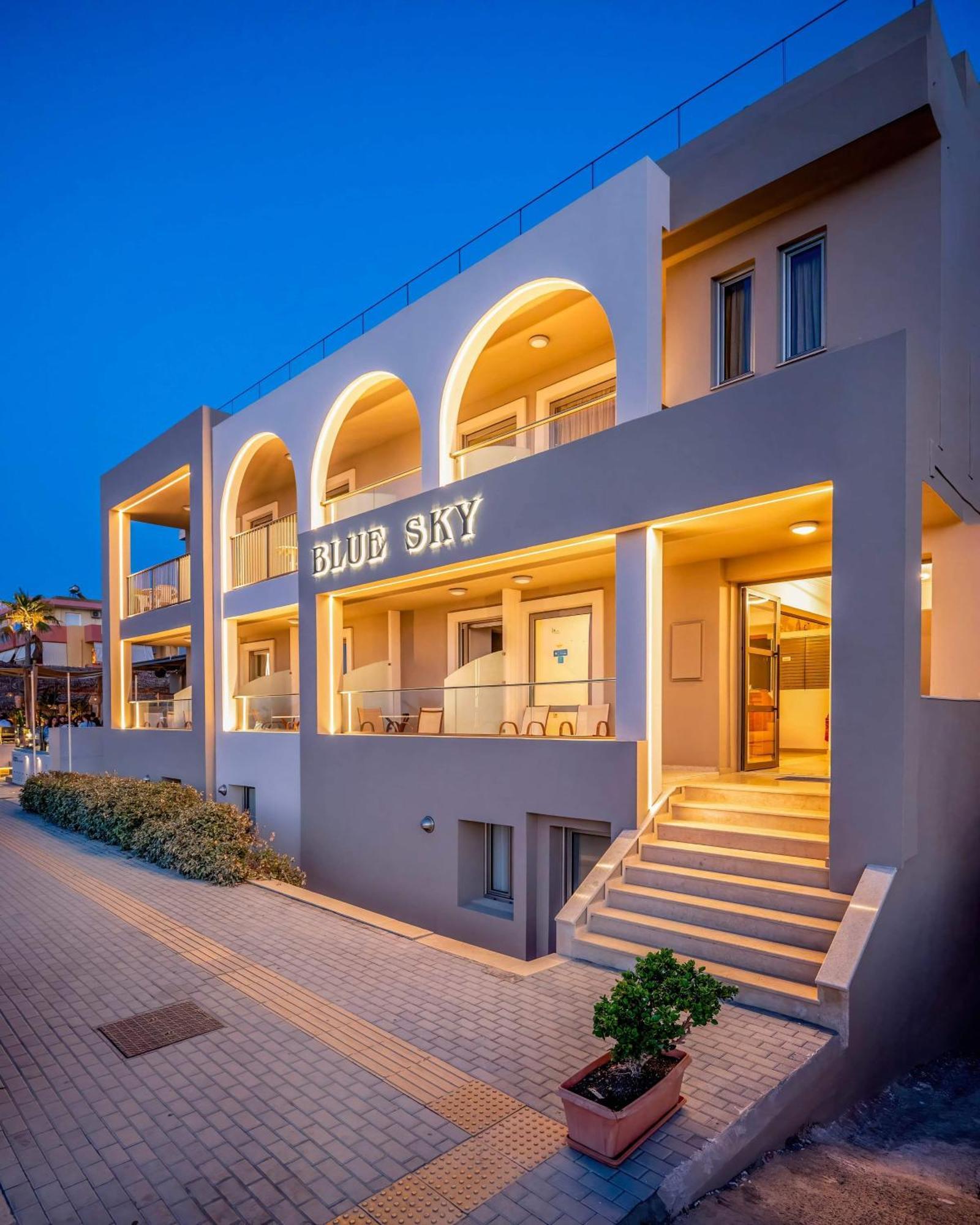 Blue Sky Aparthotel 3*