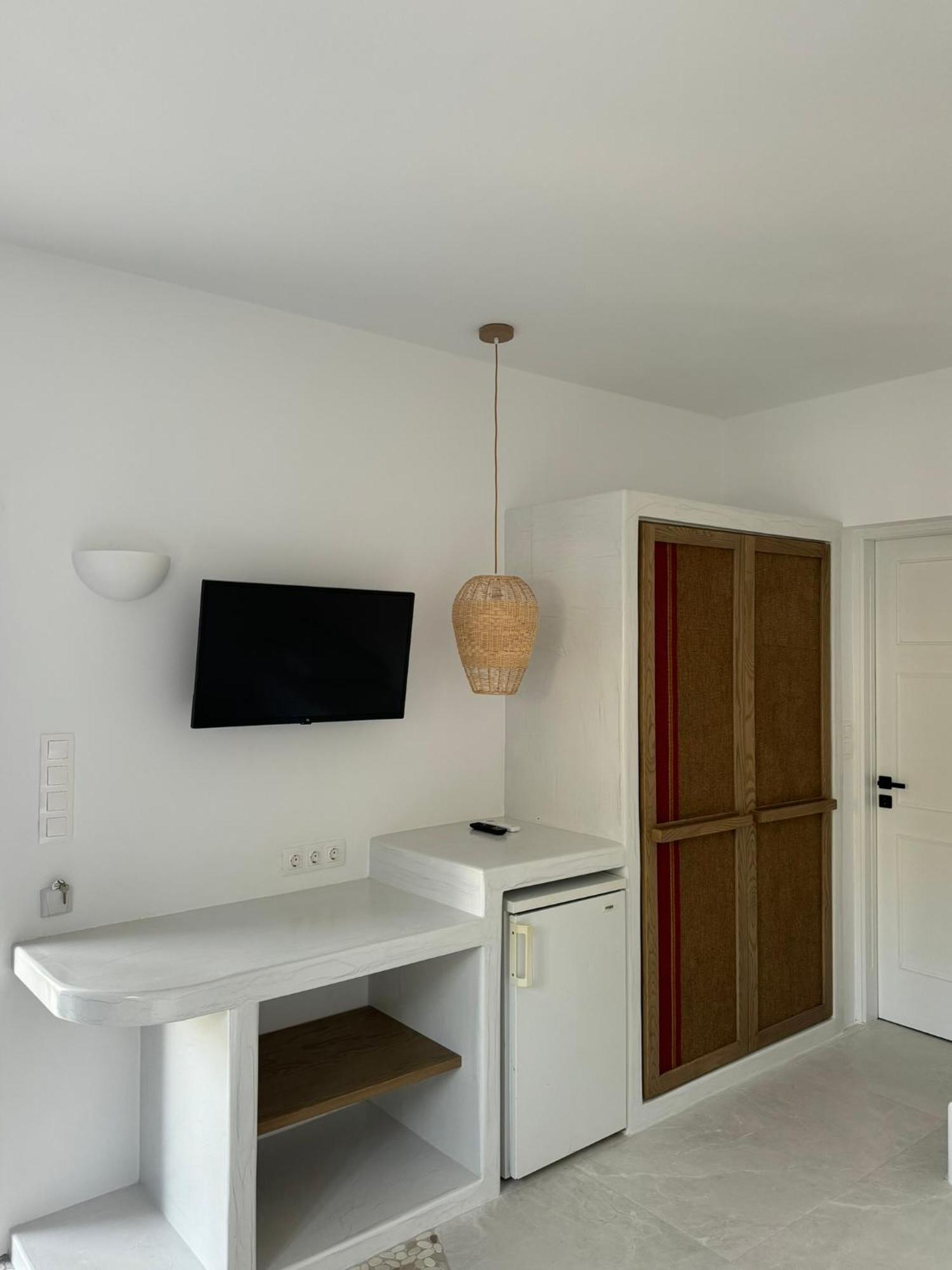 Aparthotel Manthos Place Mylopotas