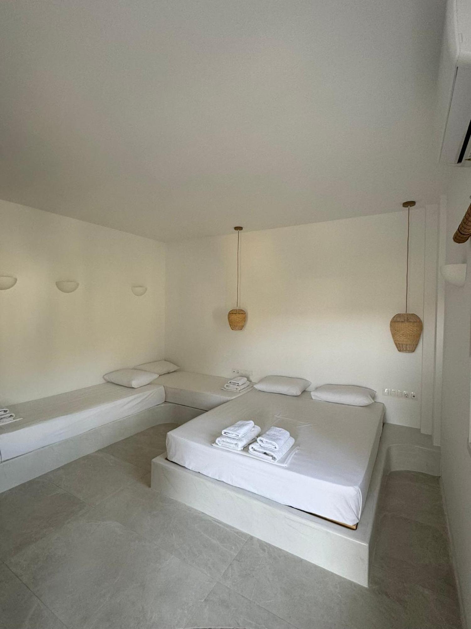 Aparthotel Manthos Place Mylopotas