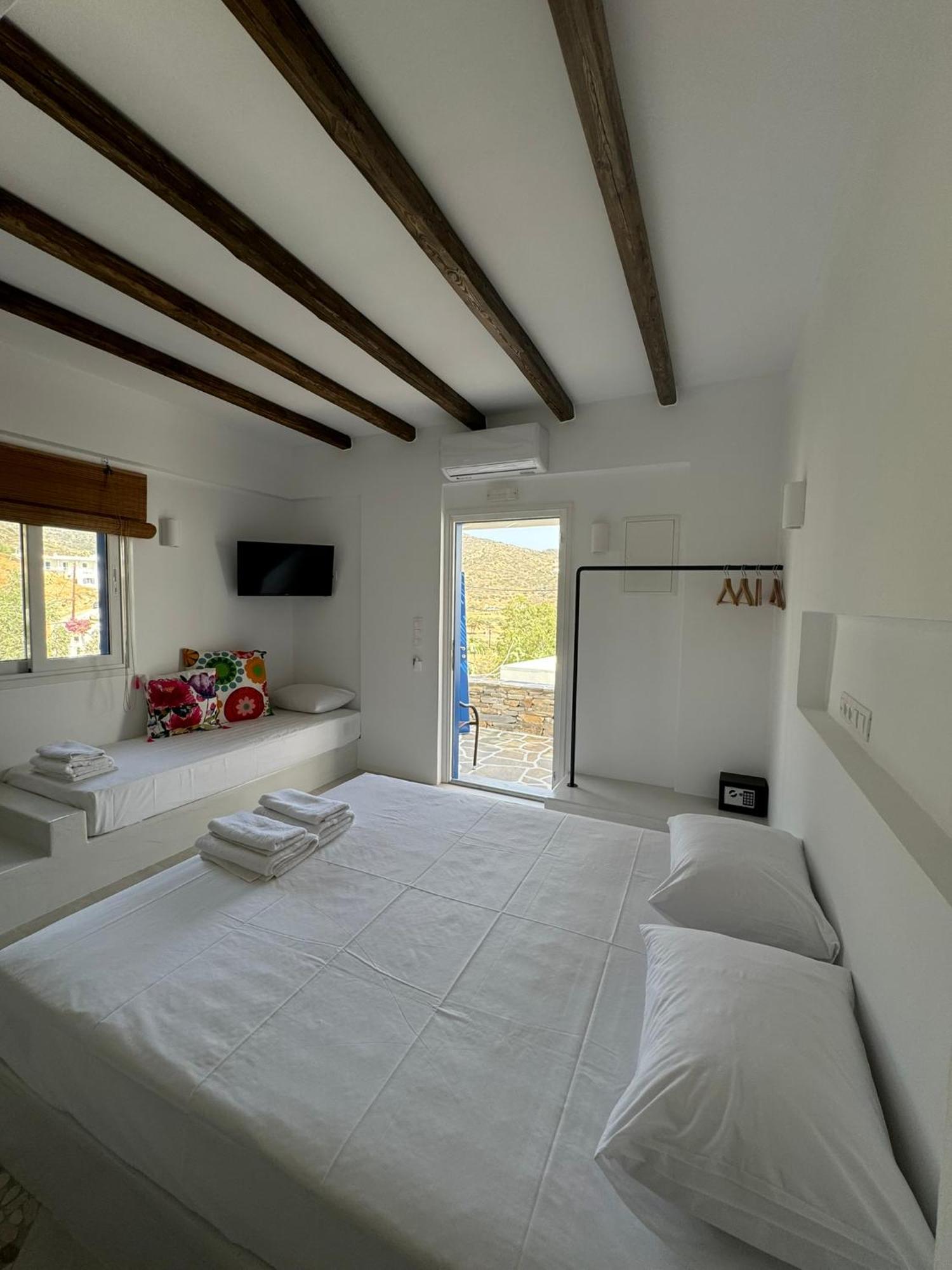 Manthos Place Aparthotel *