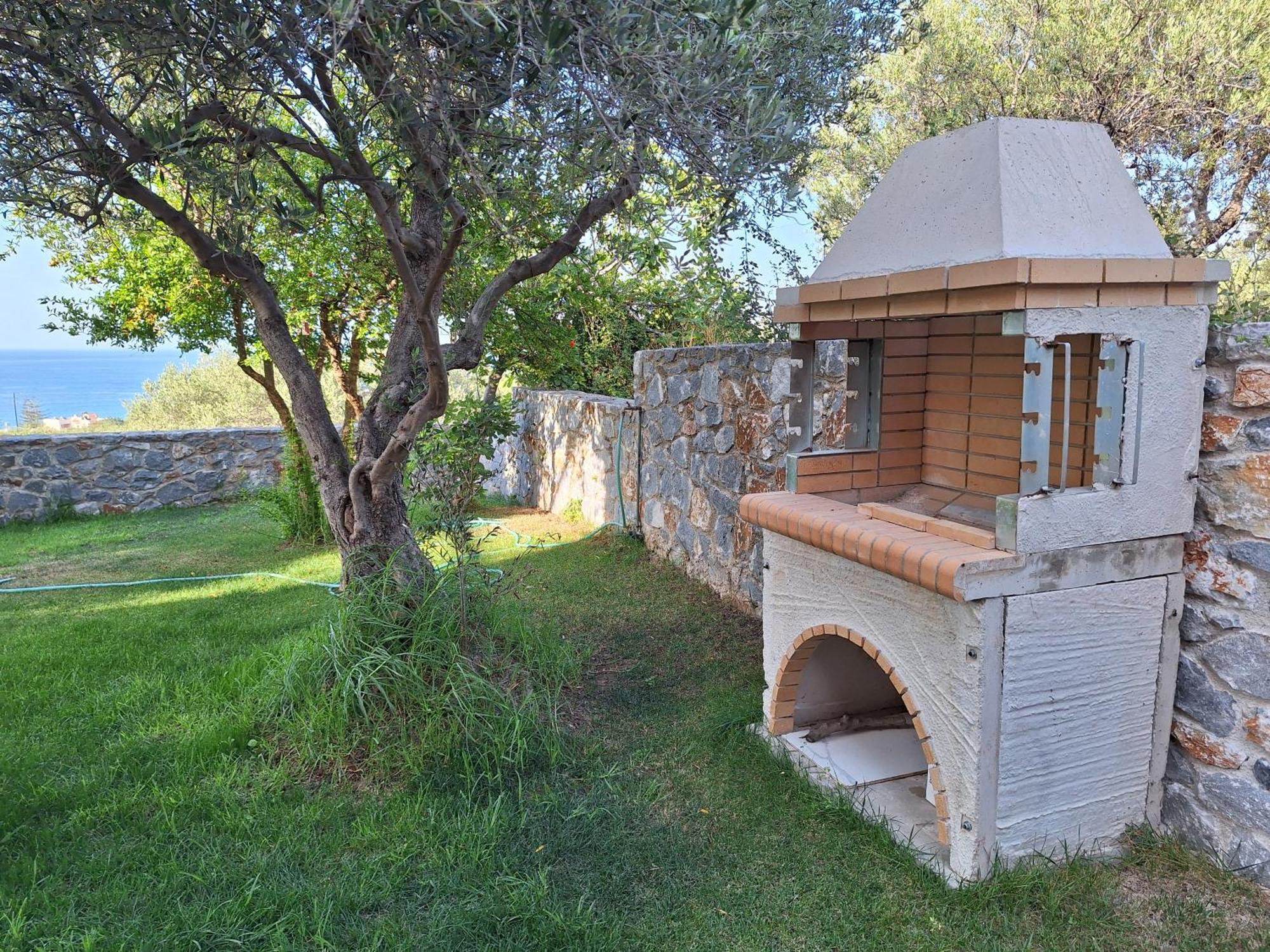 Artemis Apartment *