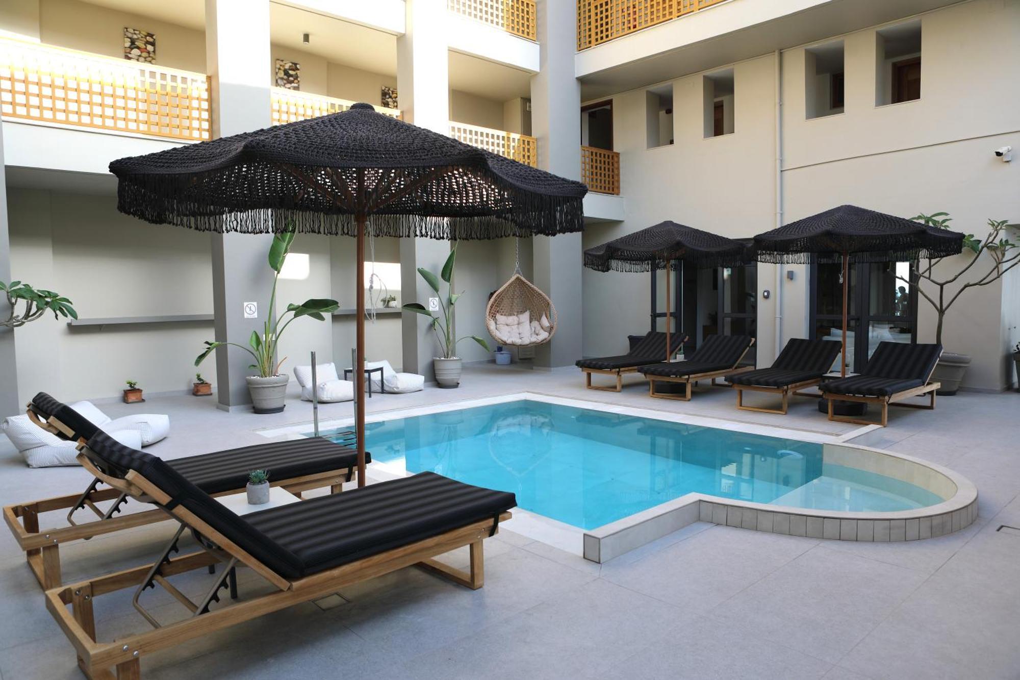 Ammos Suites 4*