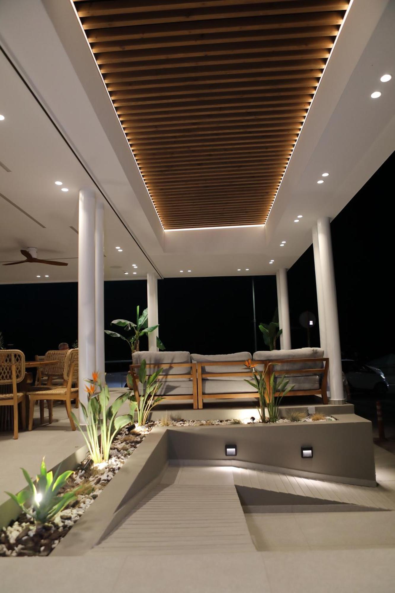 Ammos Suites Hotel 4*