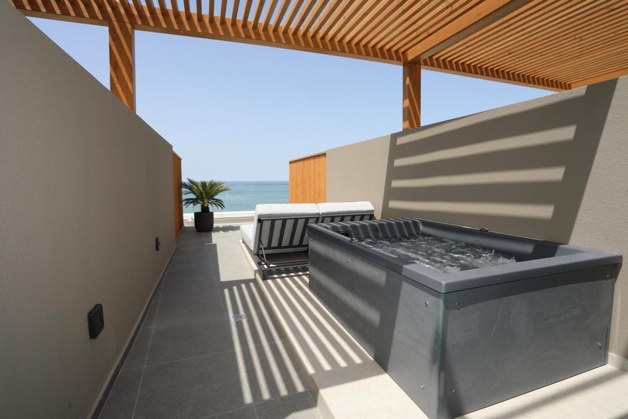 Ammos Suites Hotel