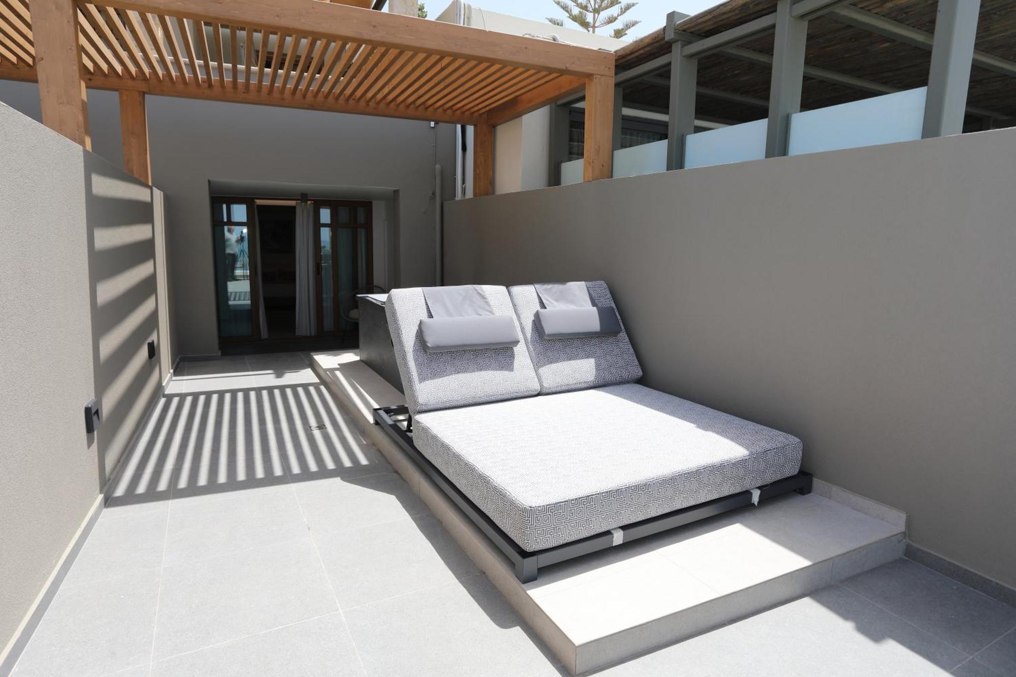 Ammos Suites Hotel