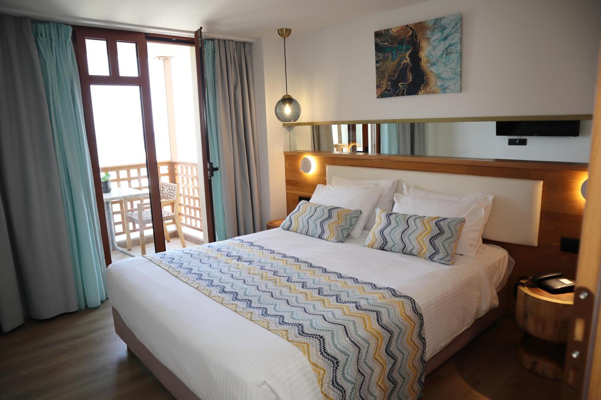 Hotel Ammos Suites 4*