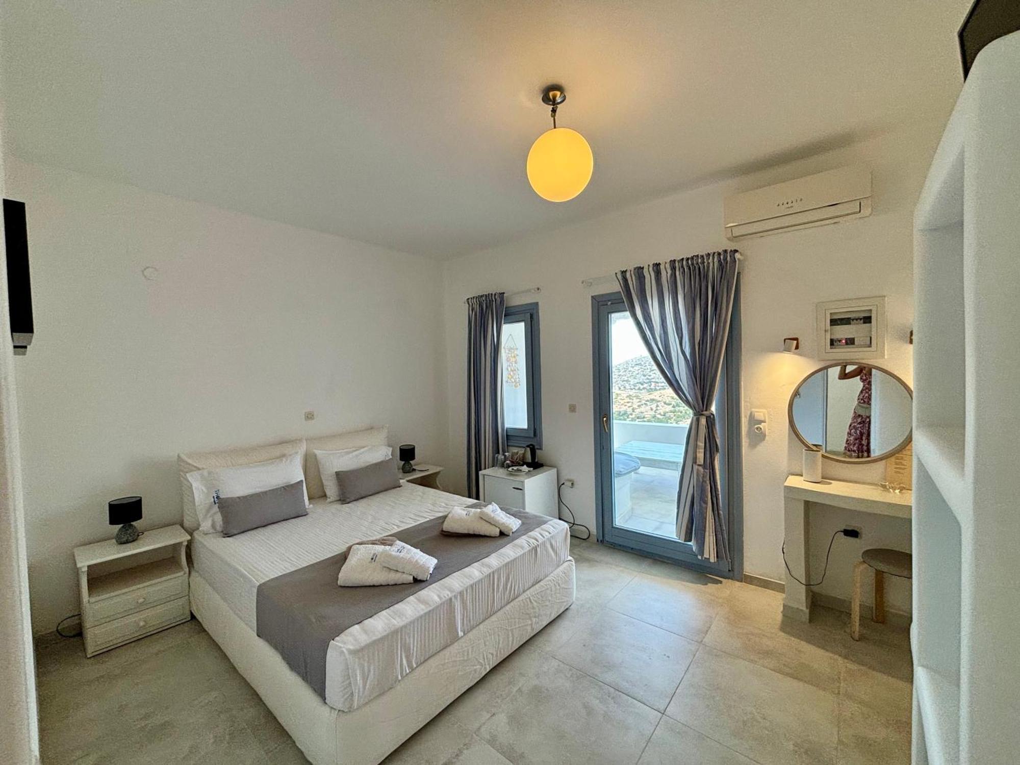 Thomas - Chora Apartment *