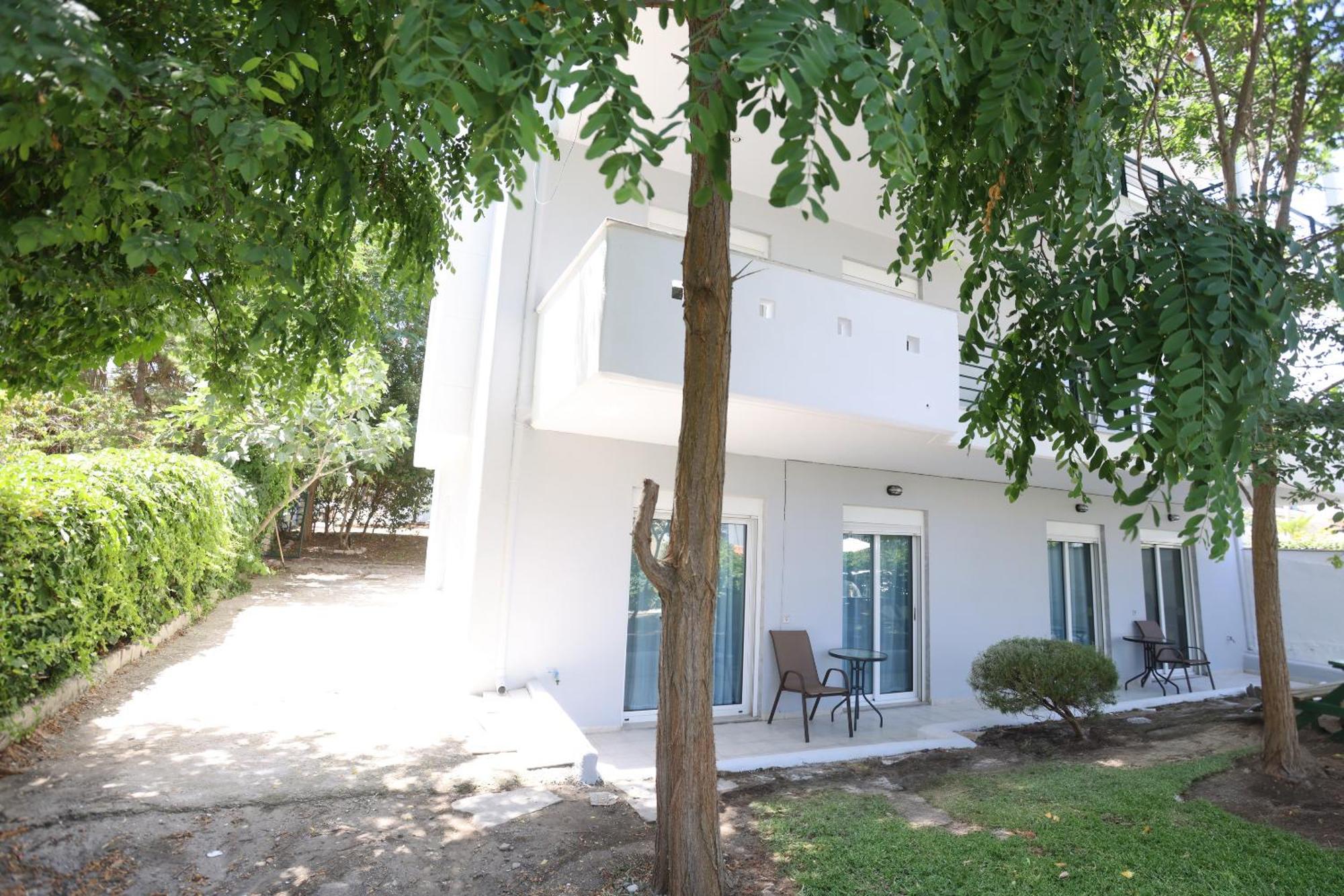 Amadeo Apartment Hanioti