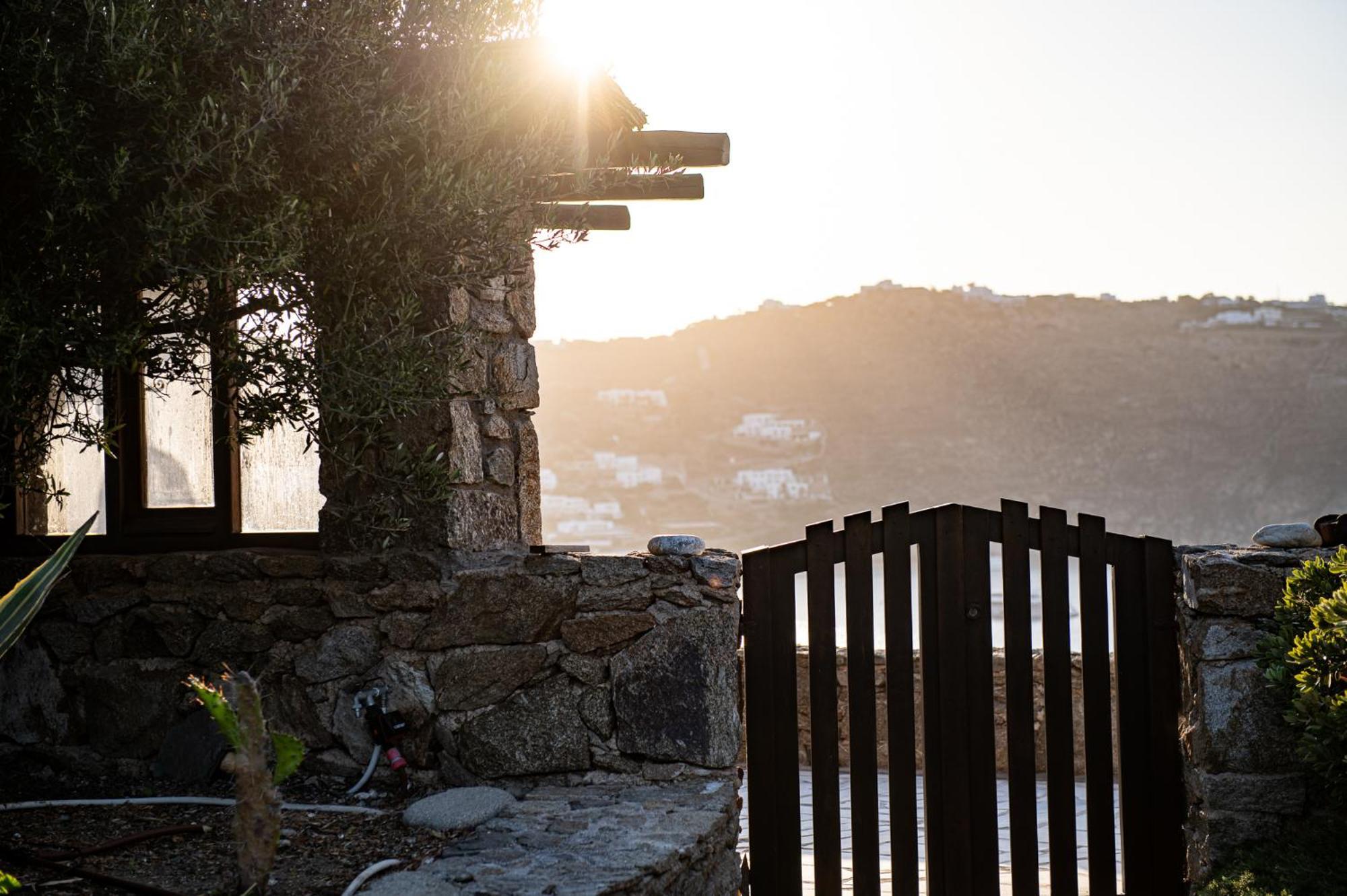 Melangio Private Pool & Sunrise Views - 2024 Renovation Villa
