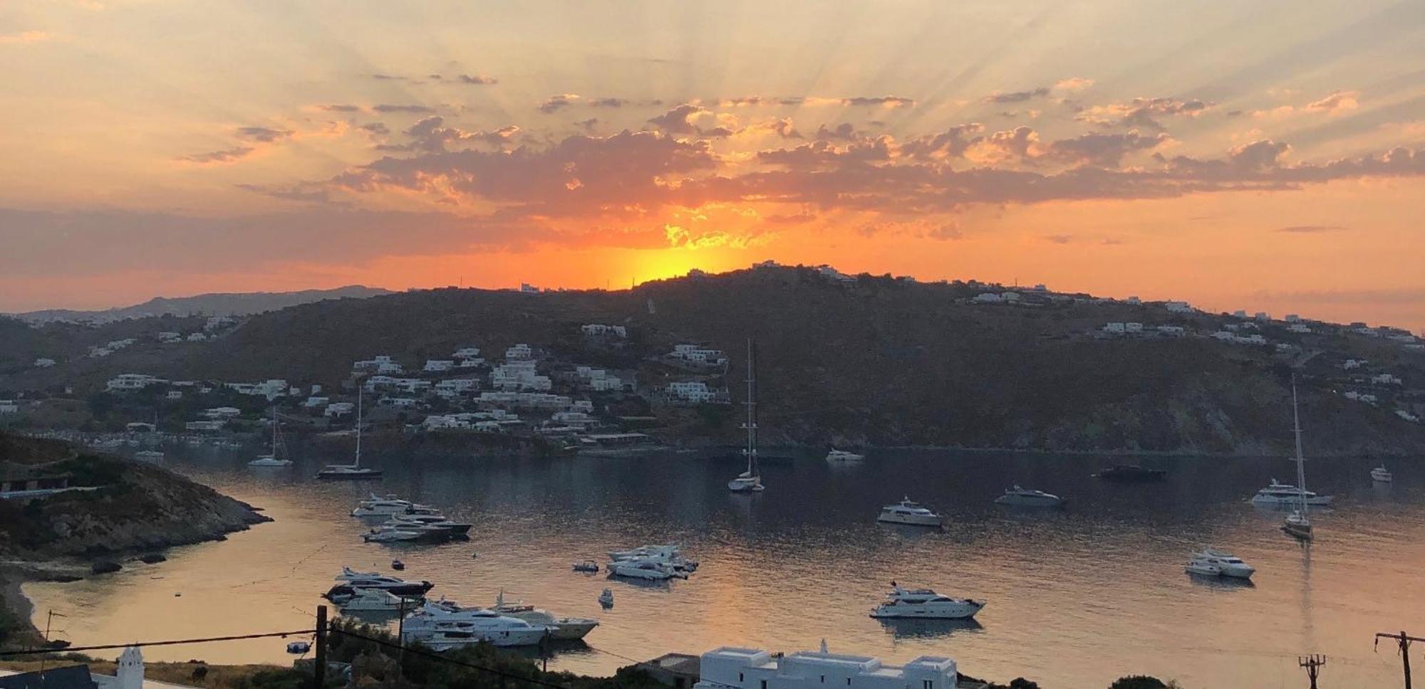 Melangio Private Pool & Sunrise Views - 2024 Renovation Villa *